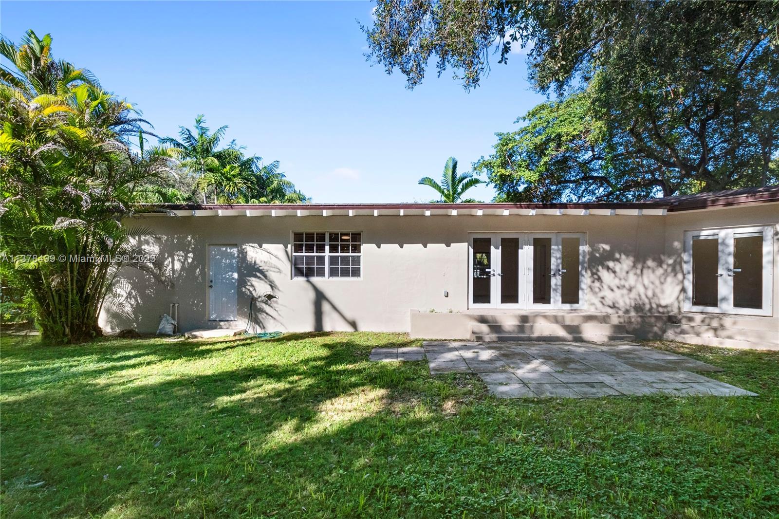 410 Castania Ave