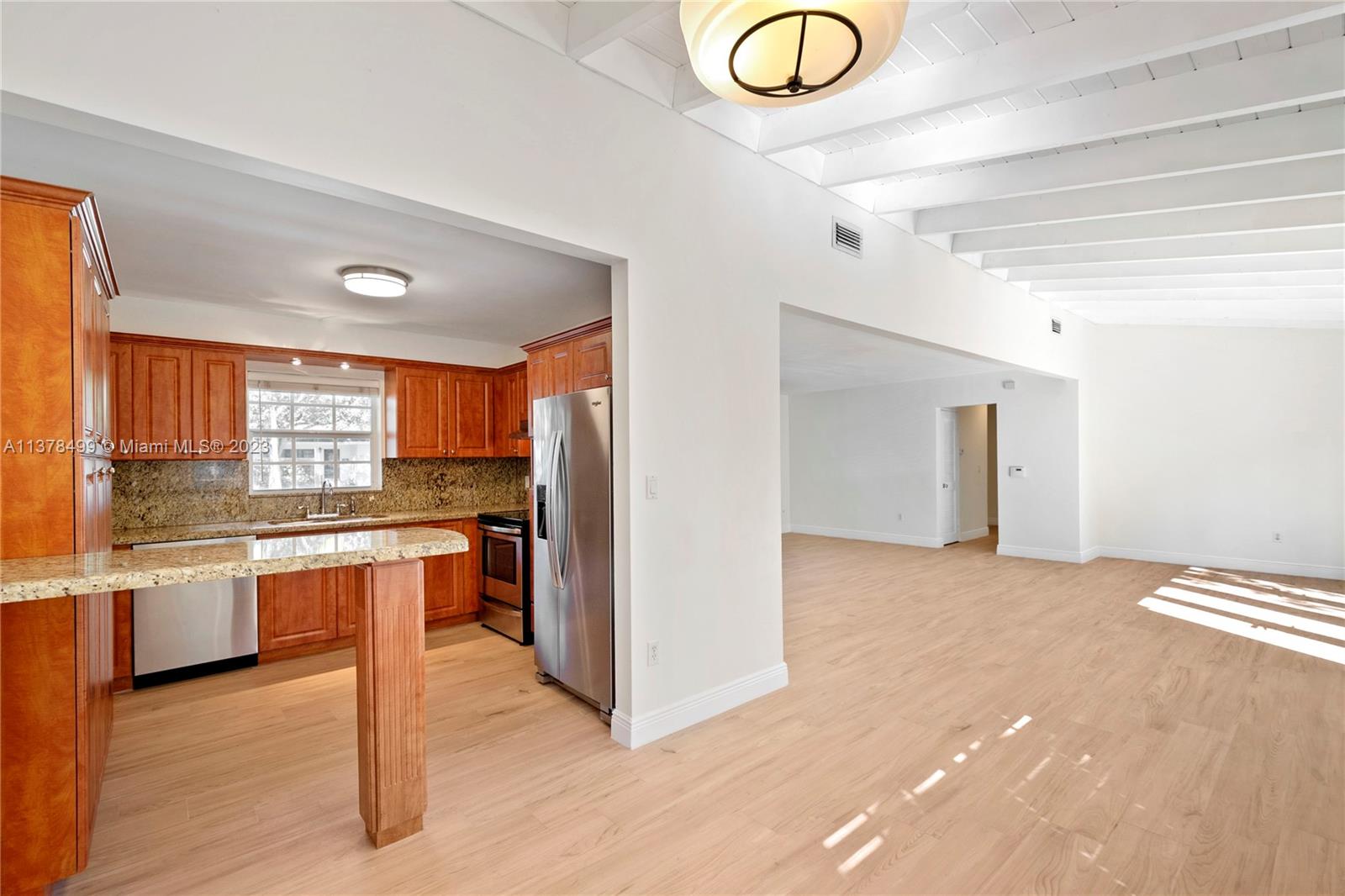 410 Castania Ave