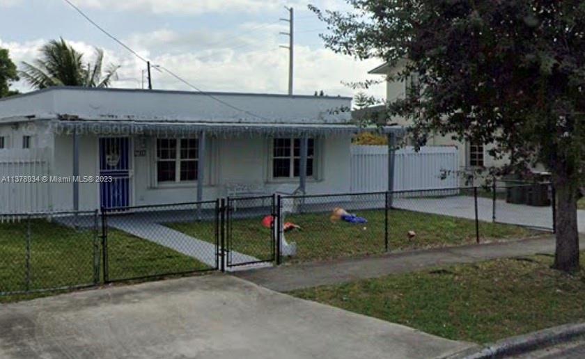 1745 E 9th Ave