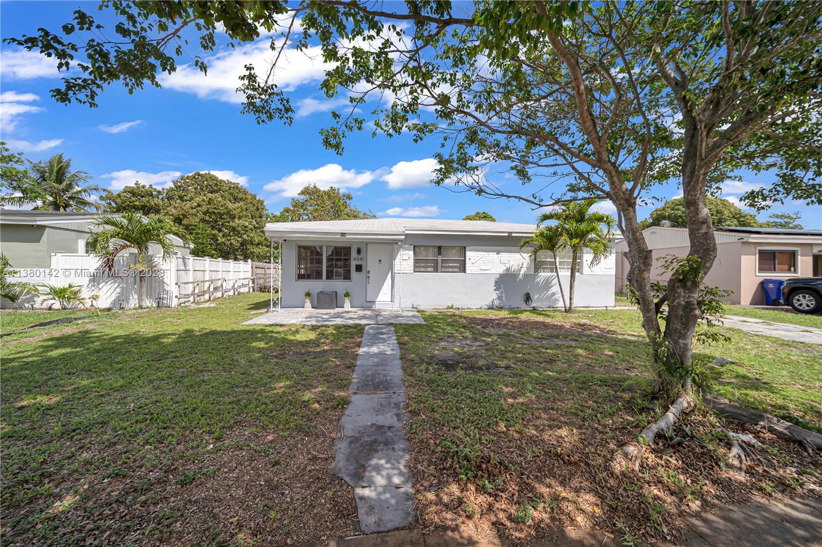 6541 Miramar Pkwy