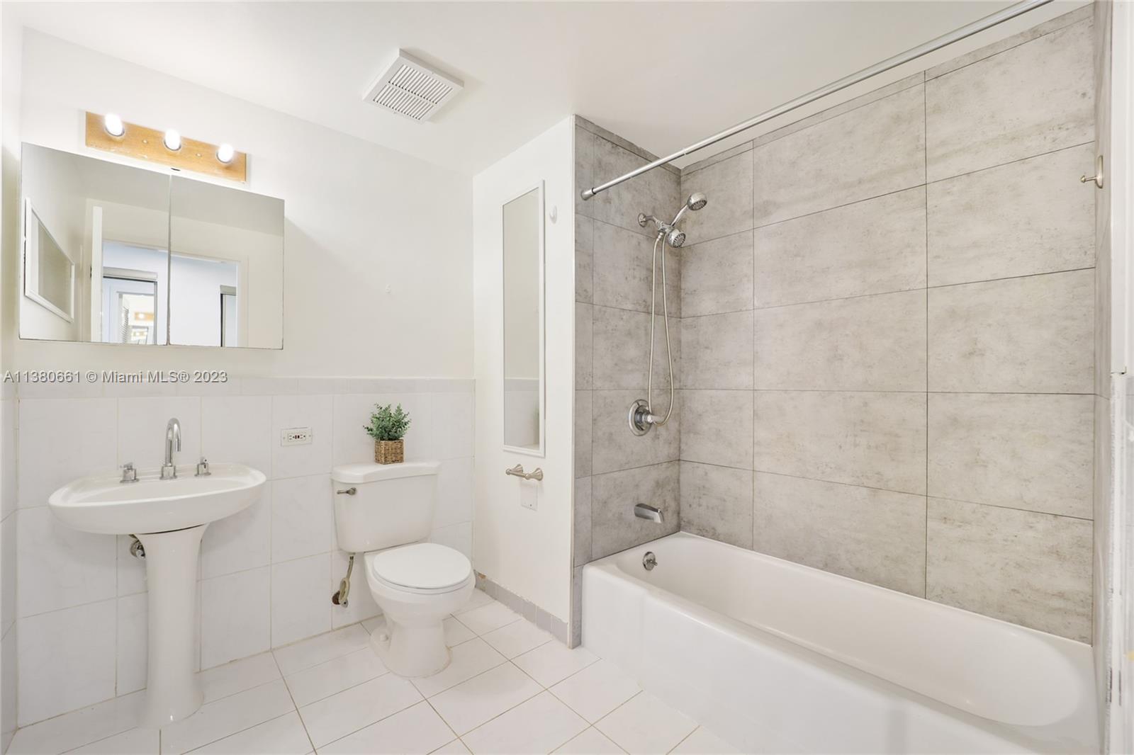 1250 West Ave # O Unit: 10-O