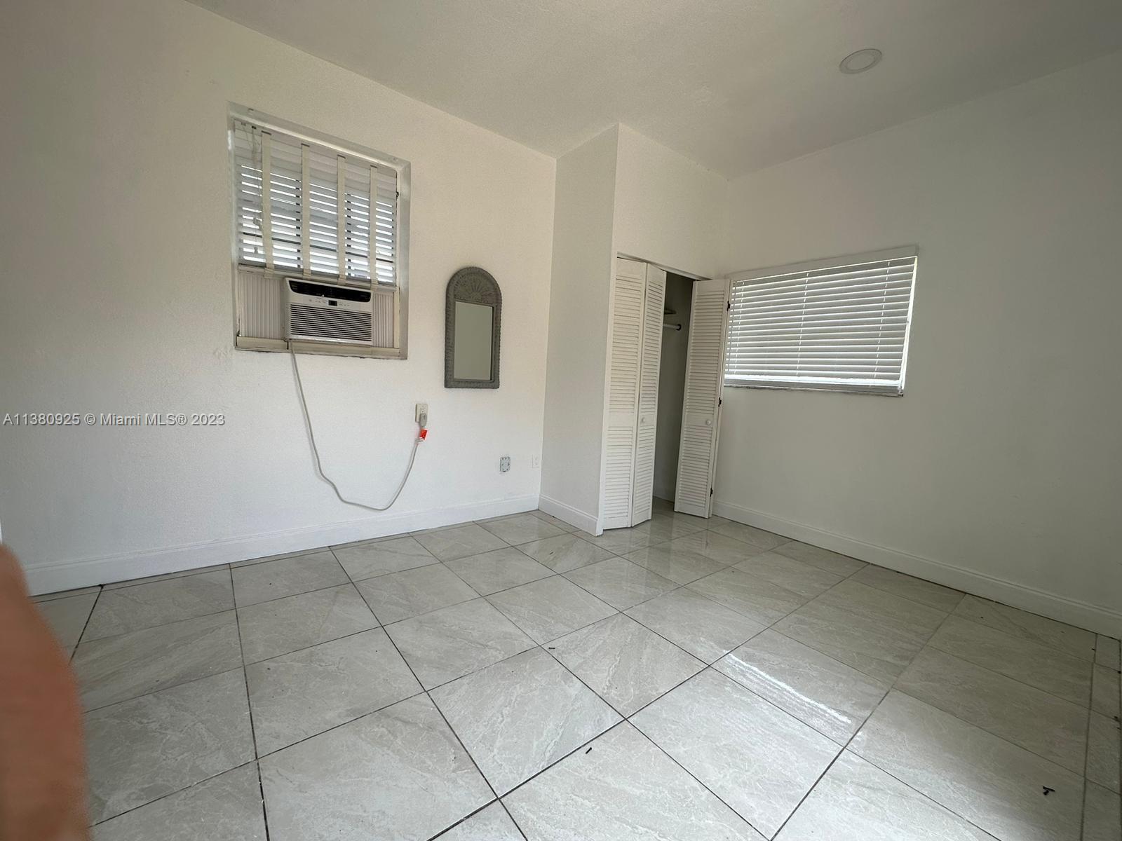 1635 Hollywood Bvd Unit: B