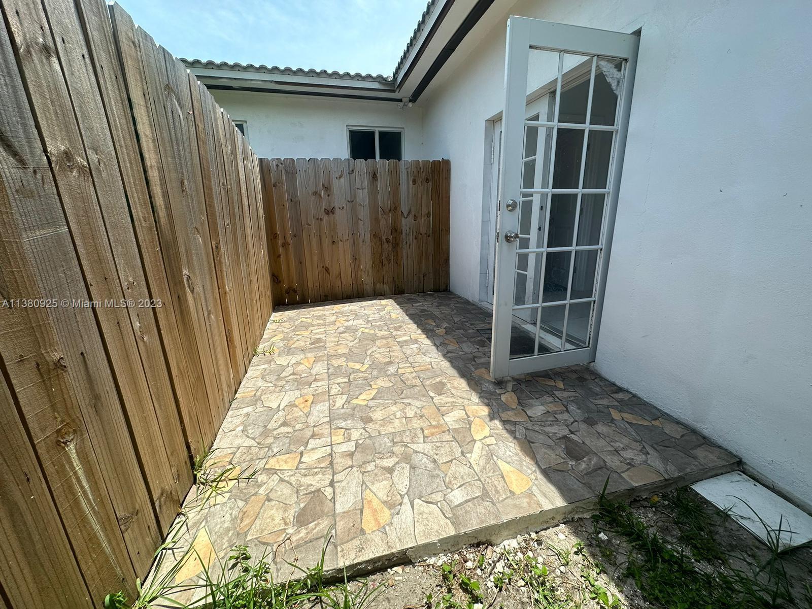 1635 Hollywood Bvd Unit: B