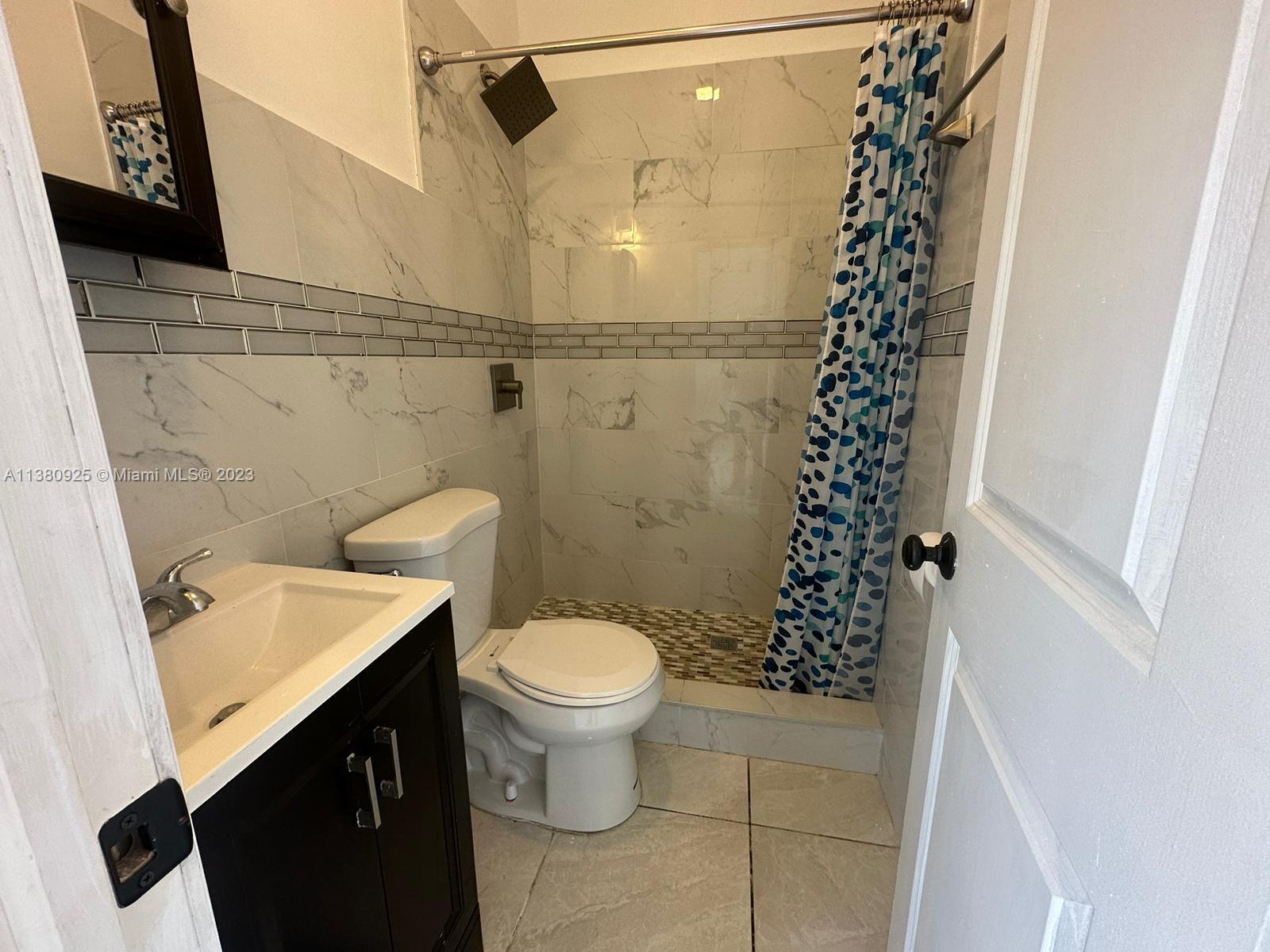 1635 Hollywood Bvd Unit: B