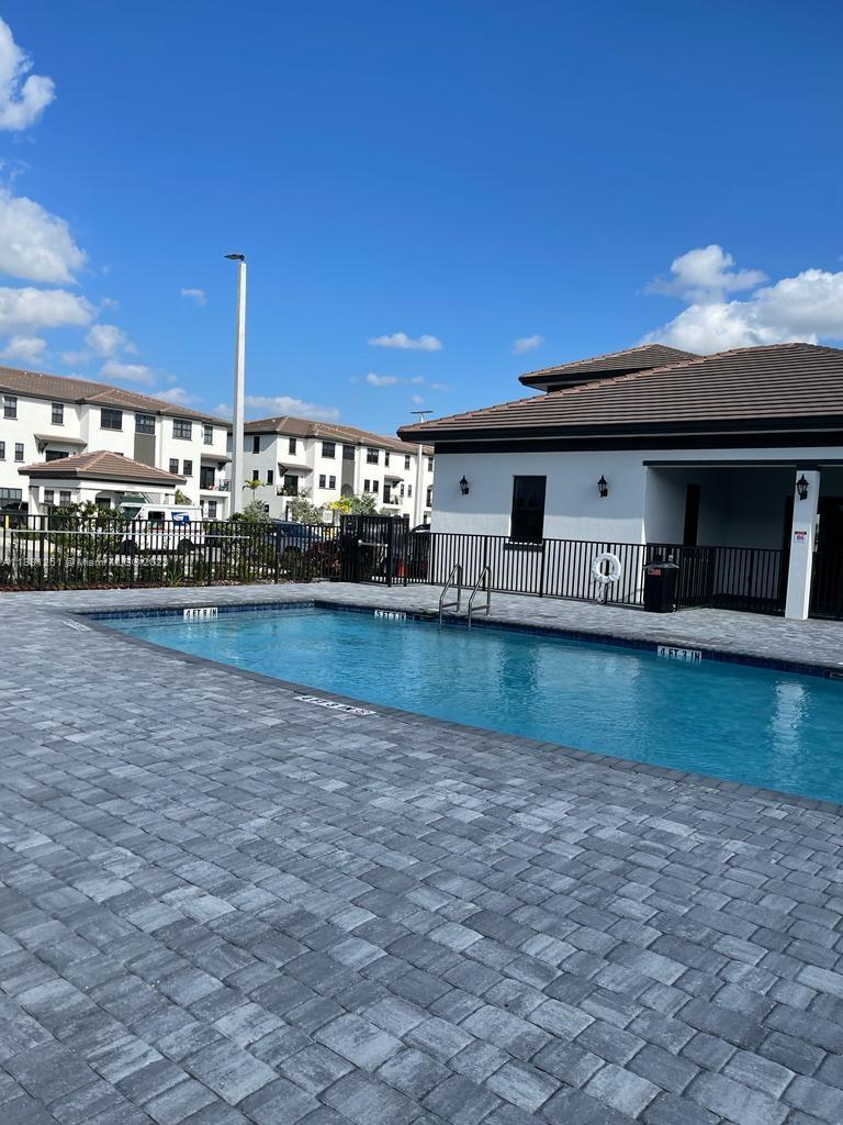 15650 SW 136th St Unit: 209