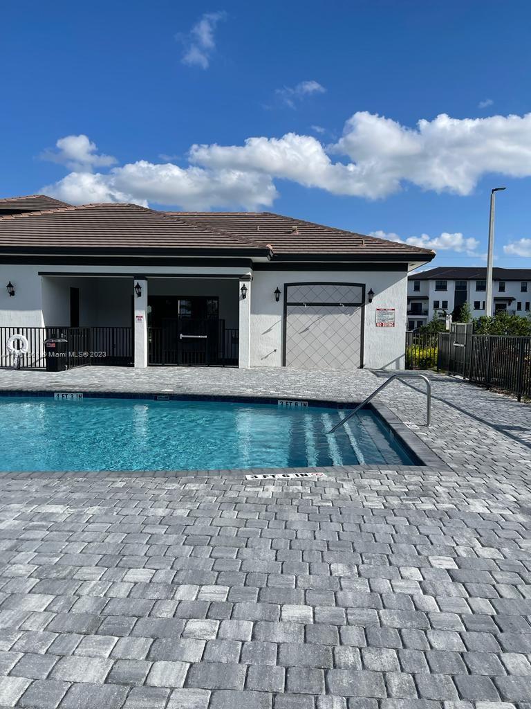 15650 SW 136th St Unit: 209
