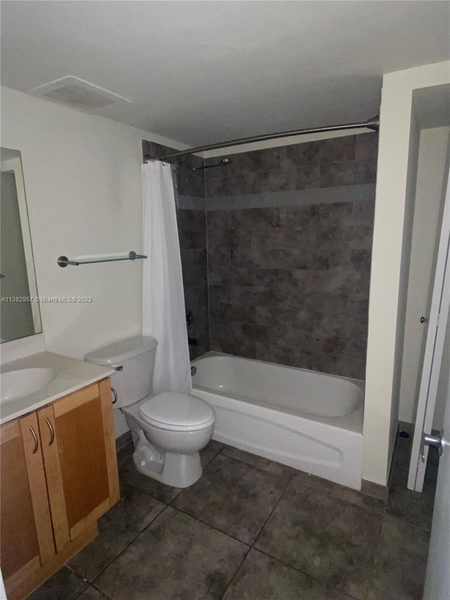1555 N Treasure Dr Unit: 304