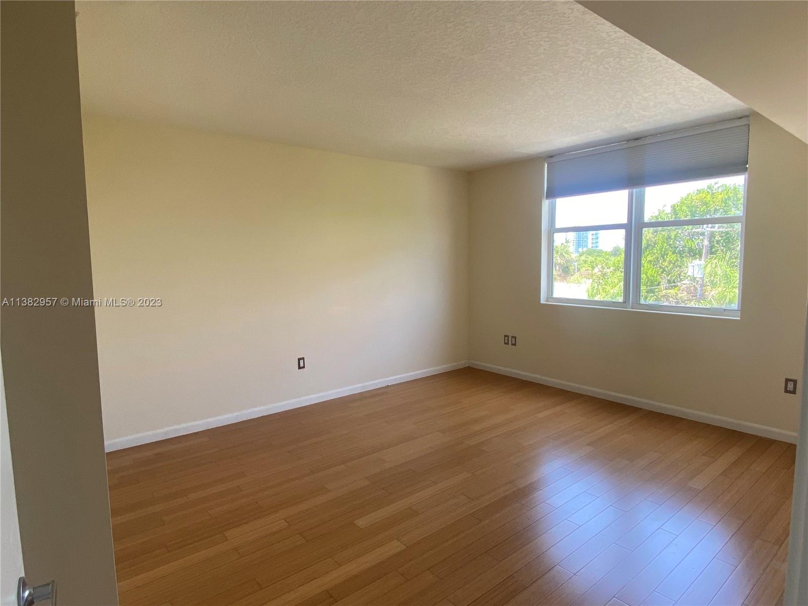 1555 N Treasure Dr Unit: 304