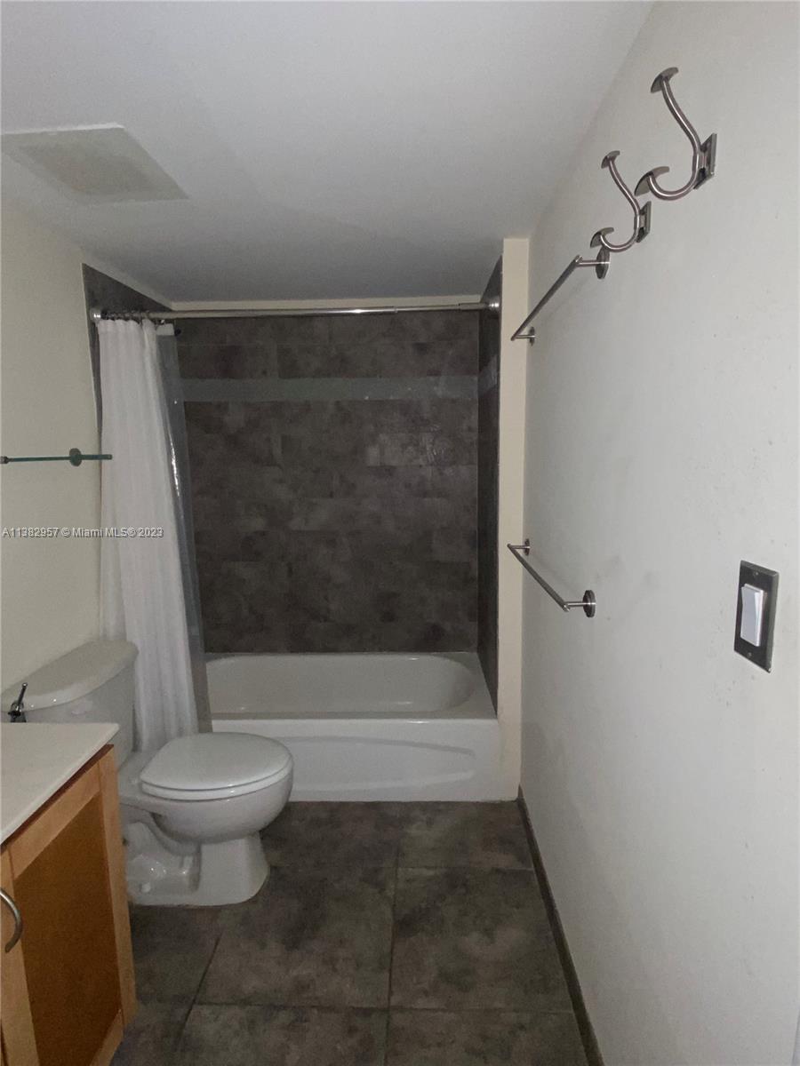 1555 N Treasure Dr Unit: 304