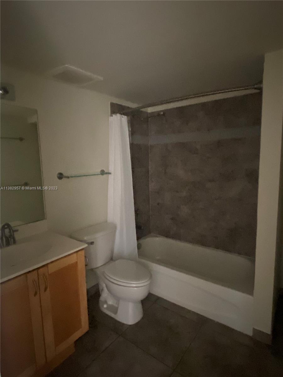1555 N Treasure Dr Unit: 304