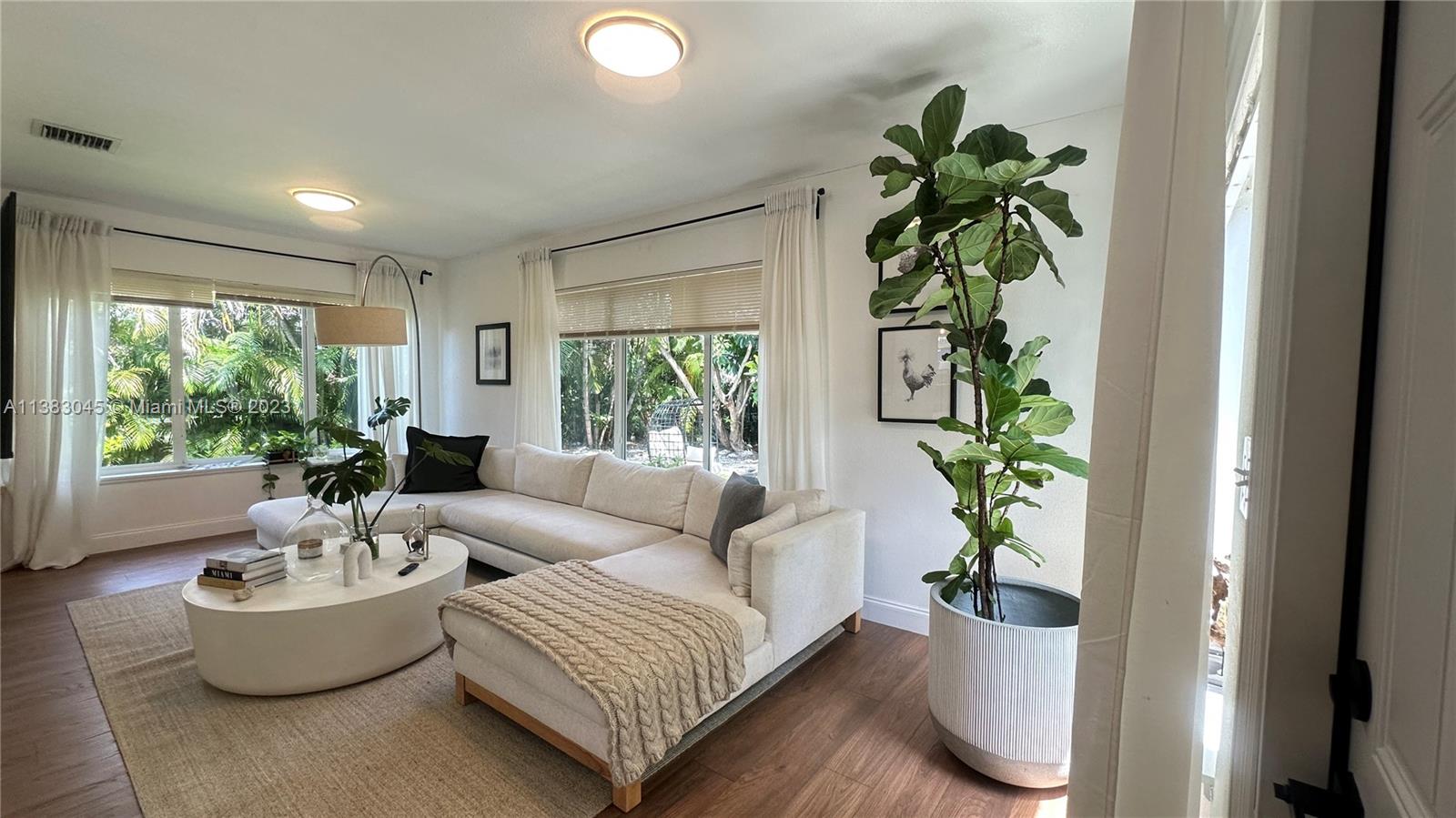 1415 NE 200th Ter Unit: .