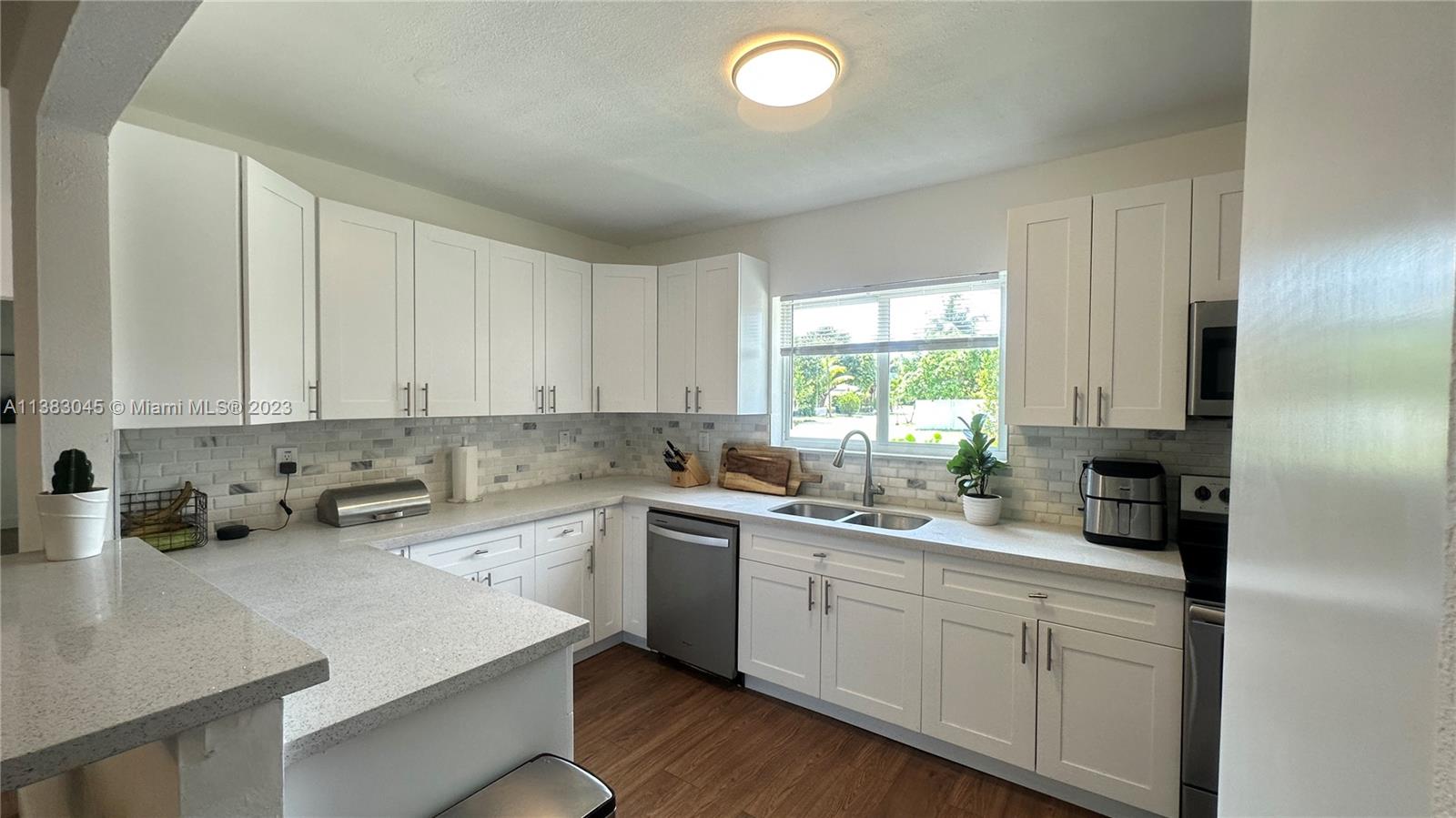 1415 NE 200th Ter Unit: .