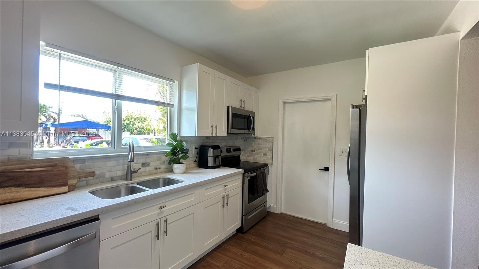 1415 NE 200th Ter Unit: .