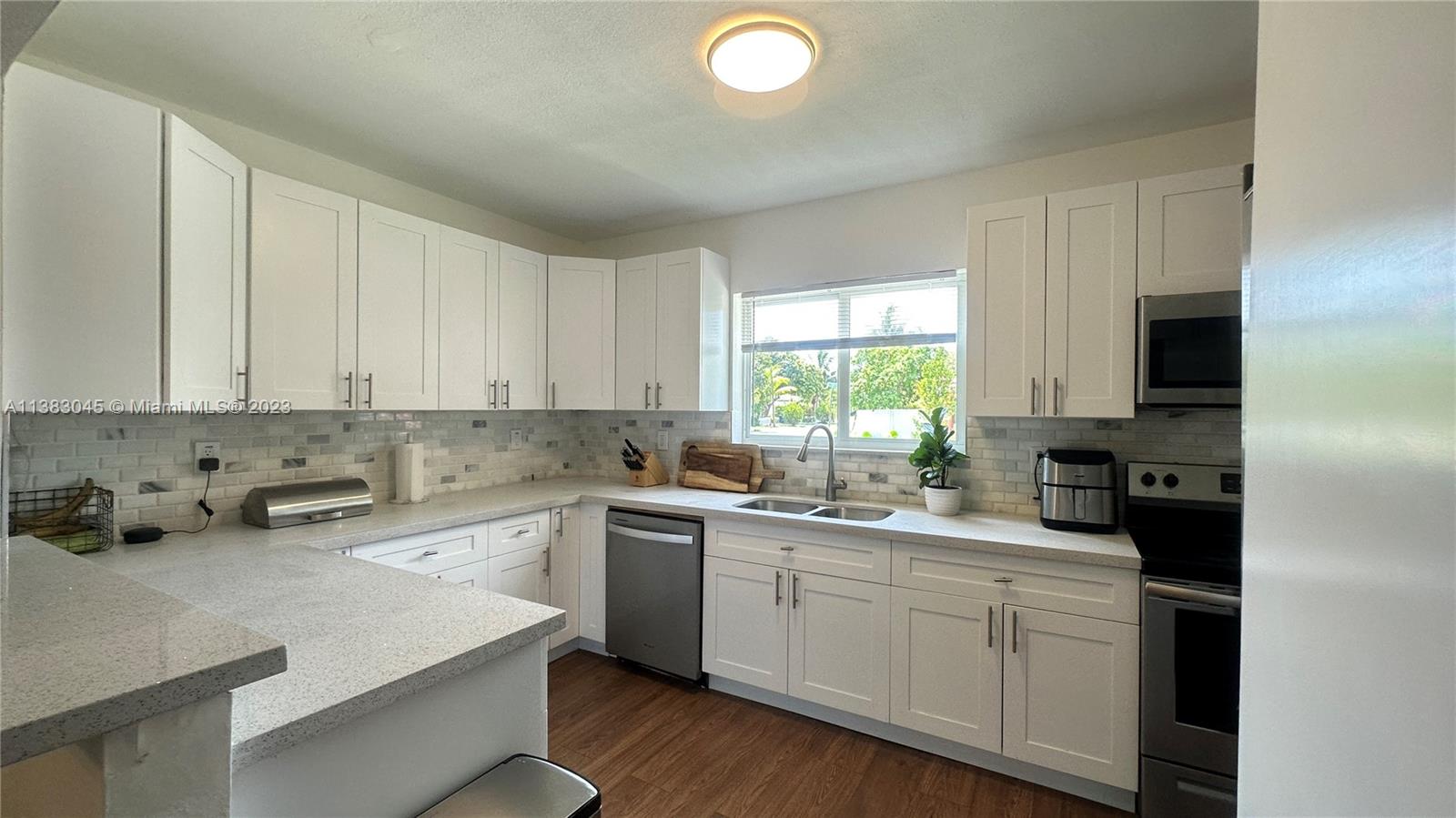 1415 NE 200th Ter Unit: .