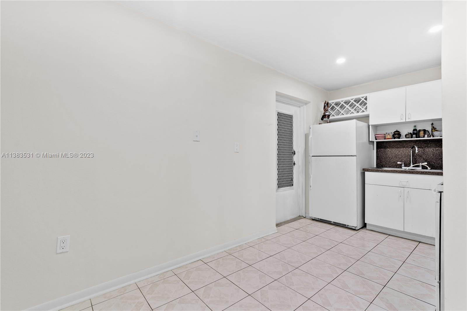 16850 S Glades Dr Unit: 6J