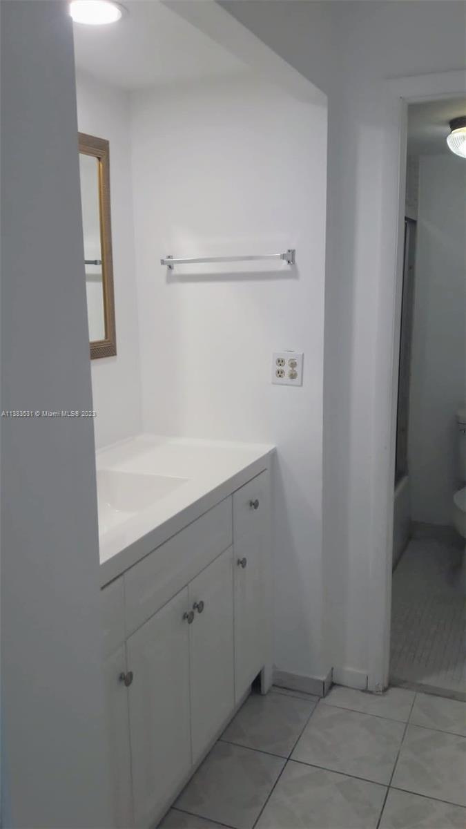 16850 S Glades Dr Unit: 6J