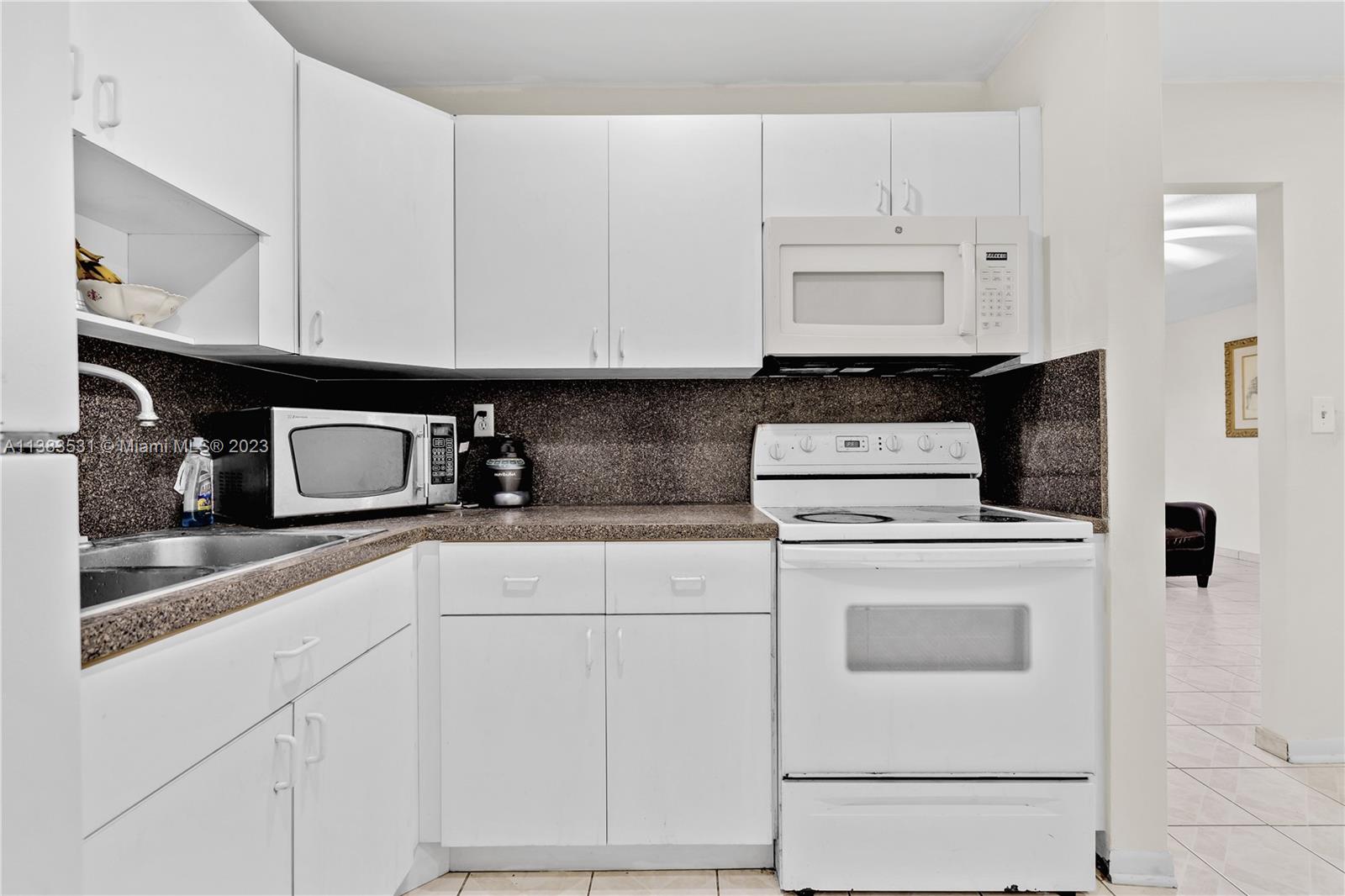 16850 S Glades Dr Unit: 6J