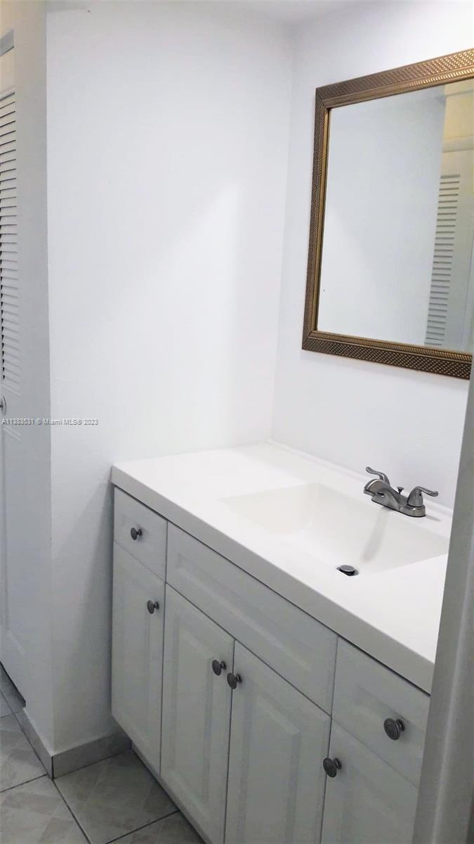 16850 S Glades Dr Unit: 6J