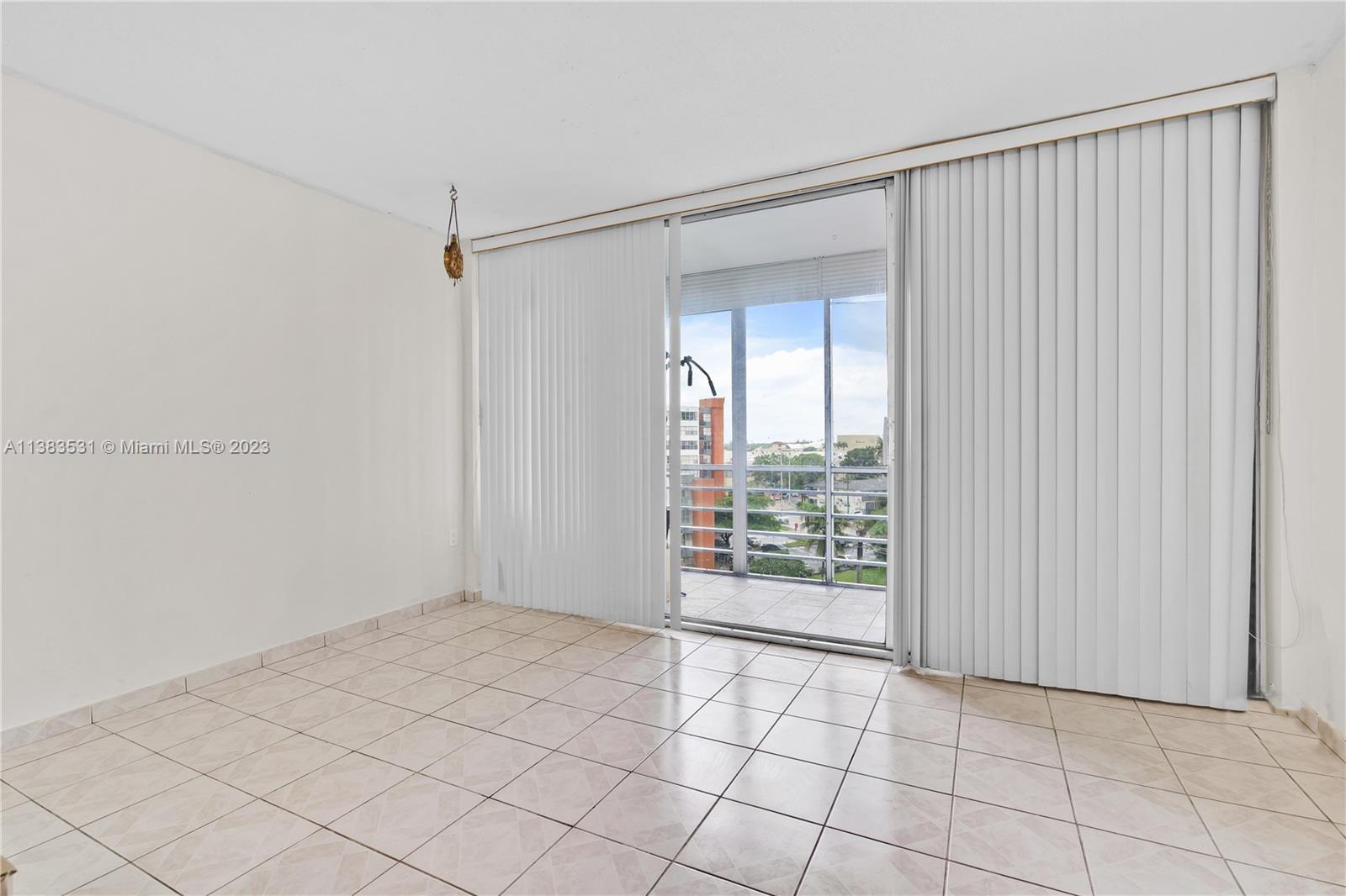 16850 S Glades Dr Unit: 6J