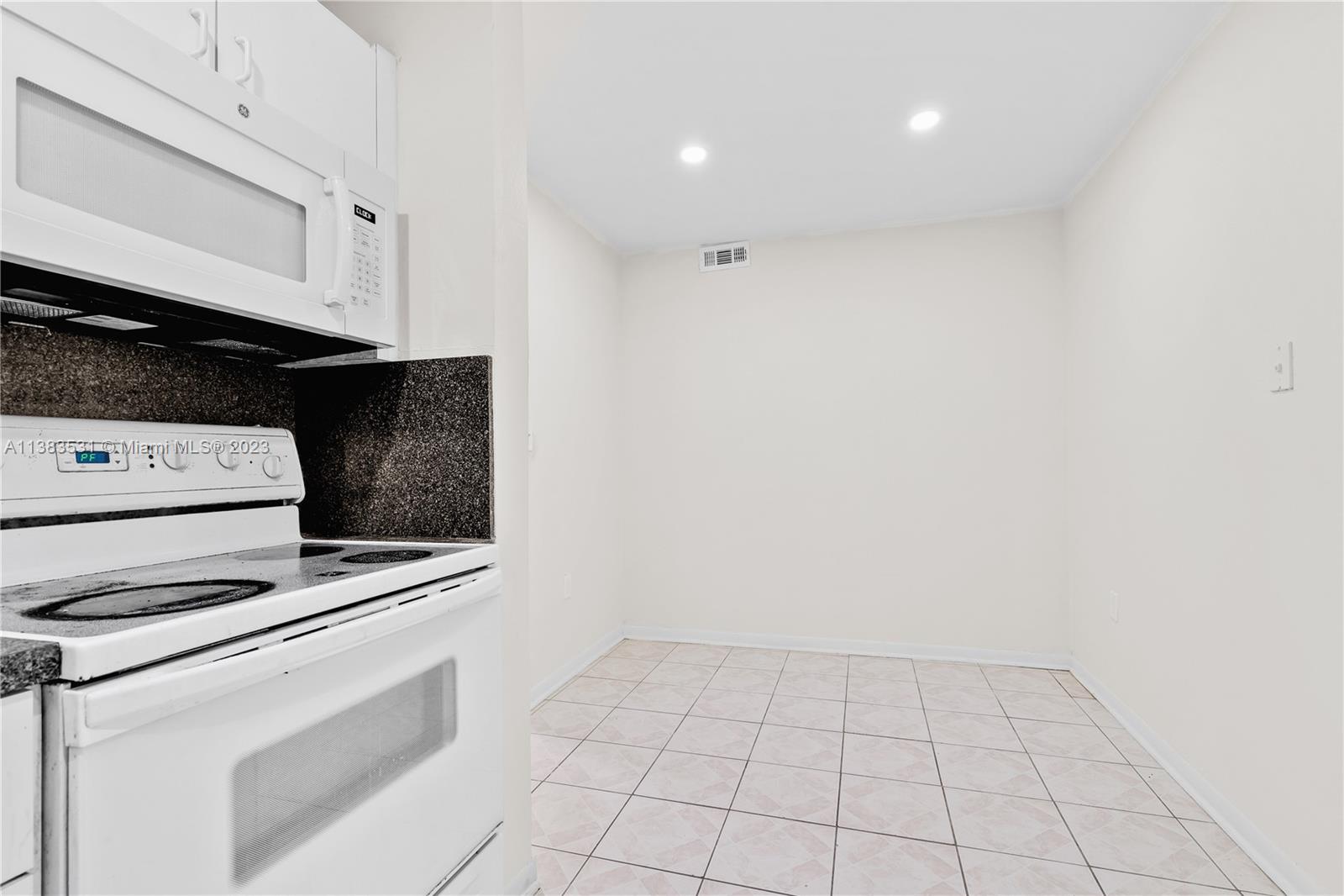 16850 S Glades Dr Unit: 6J