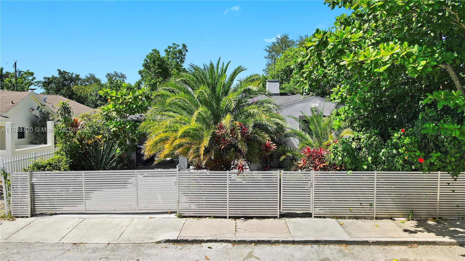 11 NW 47th Ter