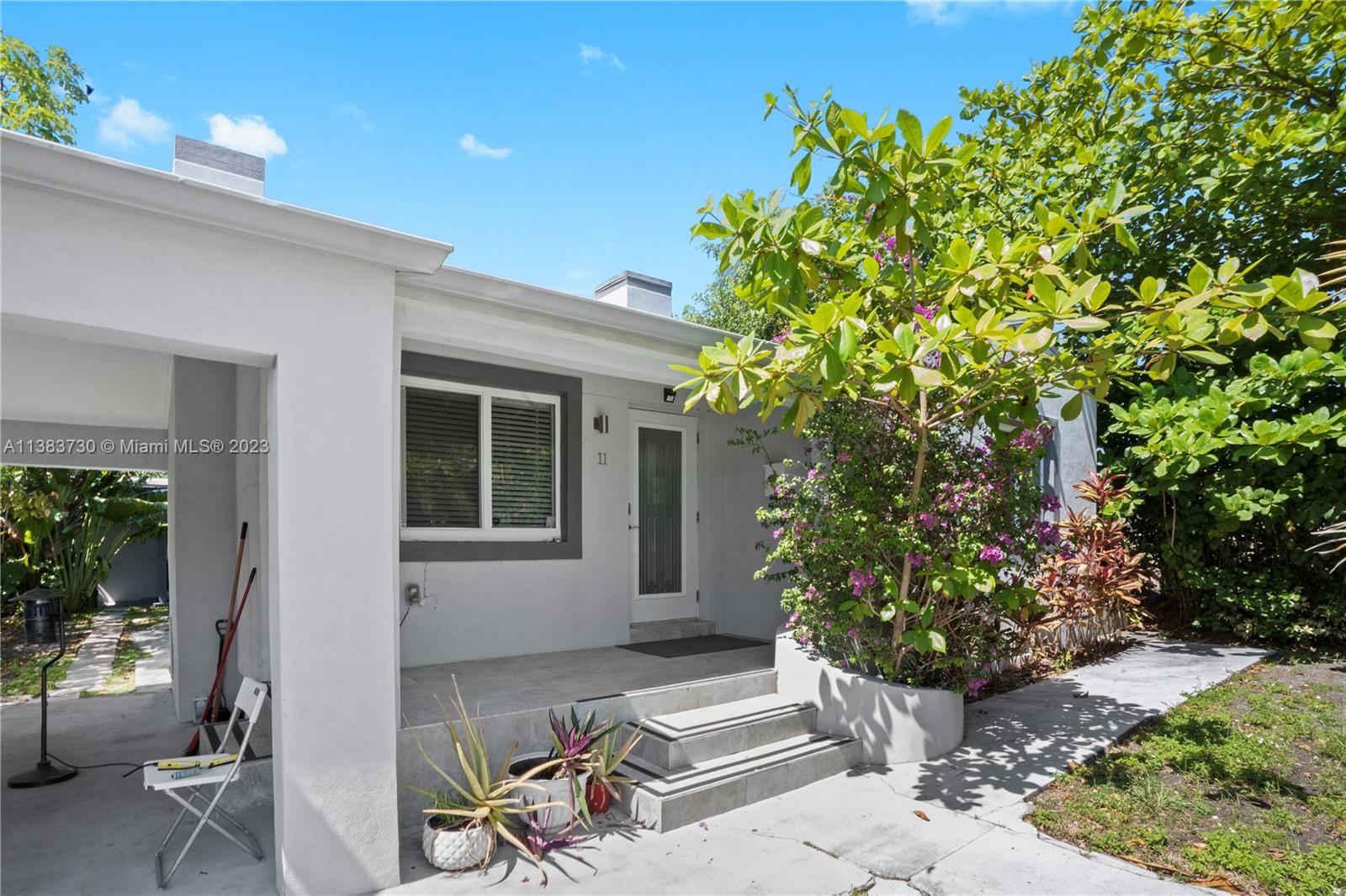 11 NW 47th Ter