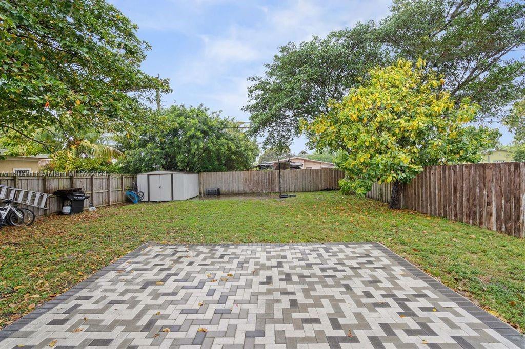 1221 NW 7th Ave