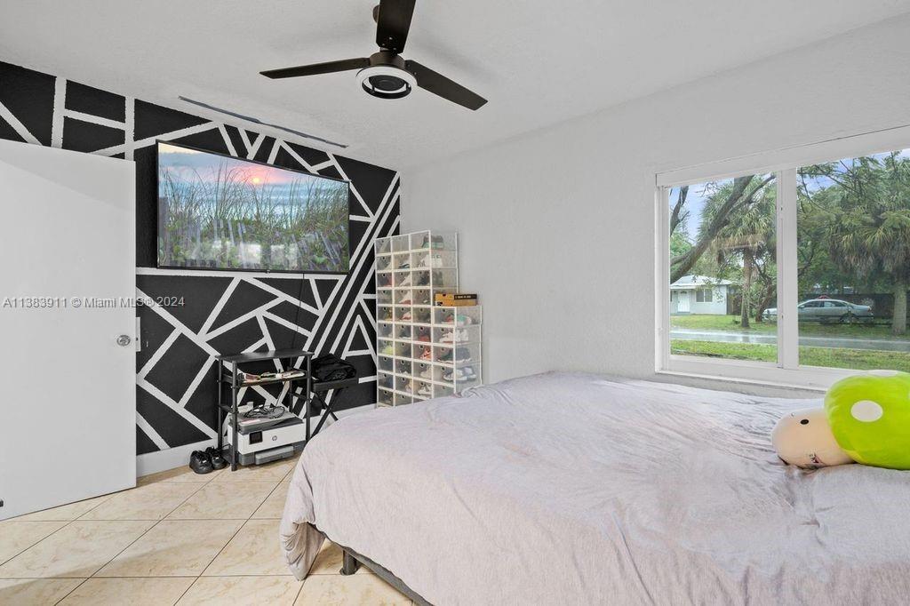 1221 NW 7th Ave