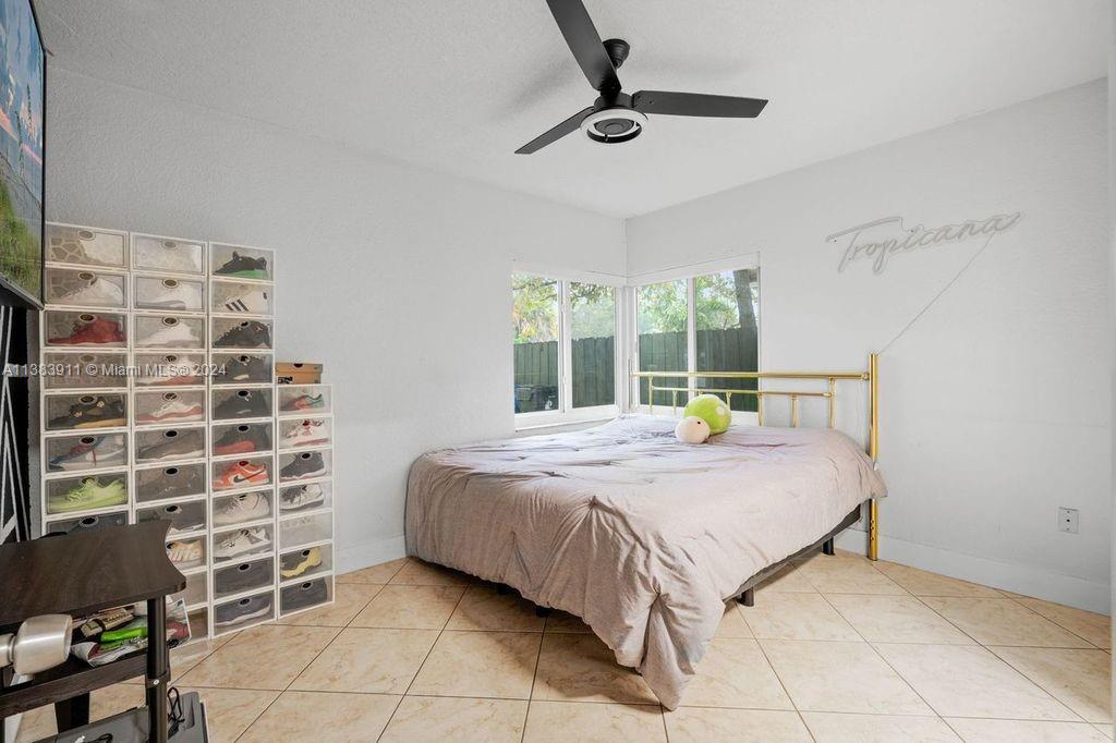 1221 NW 7th Ave