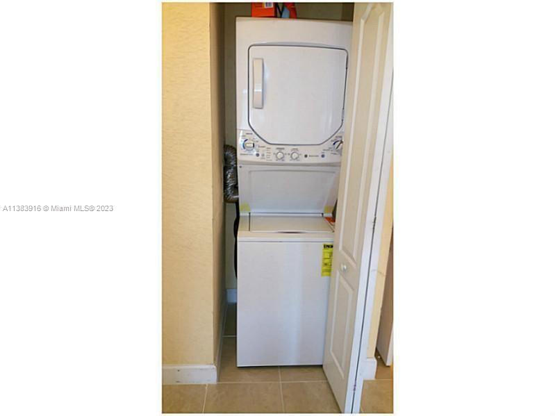 6001 SW 70th St Unit: 502