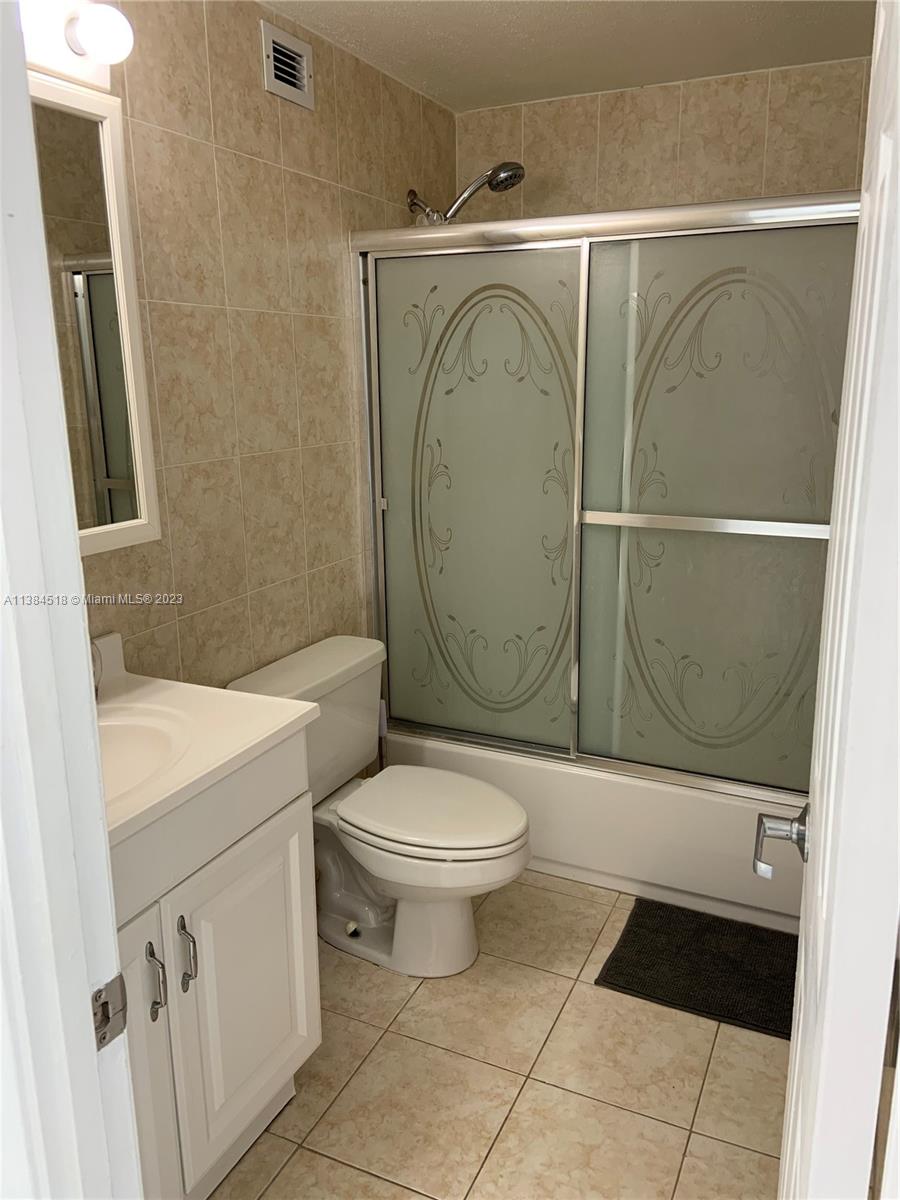 400 Kings Point Dr Unit: 1407