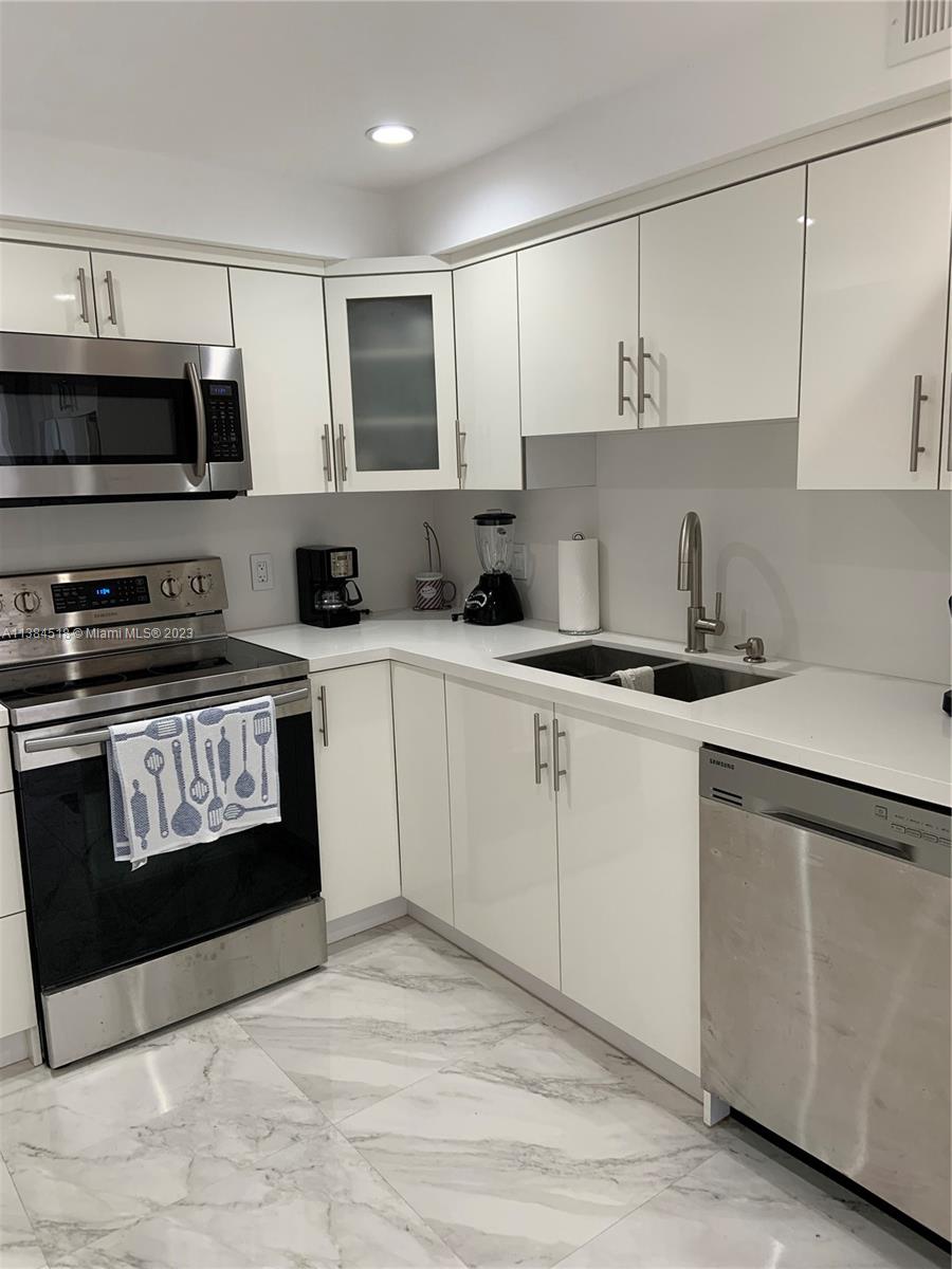 400 Kings Point Dr Unit: 1407