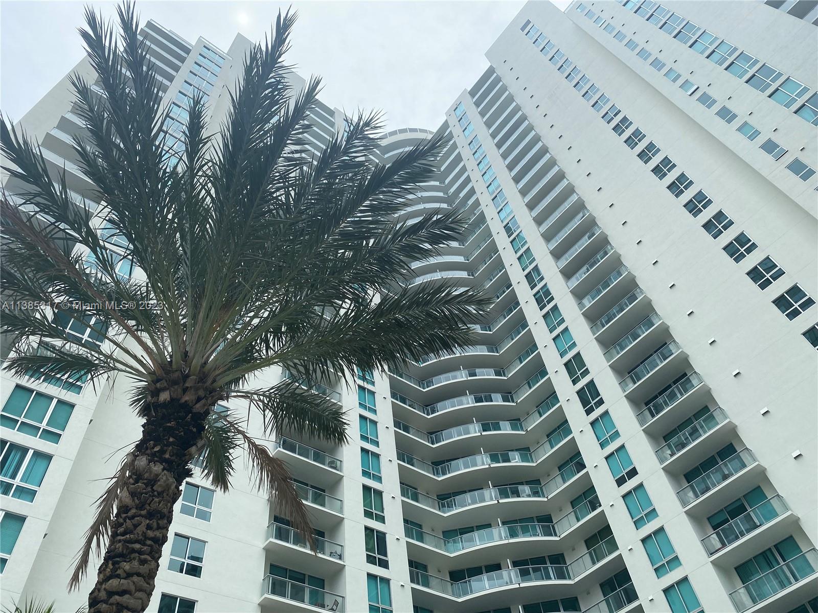 300 S Biscayne Blvd # 620 Unit: L-620