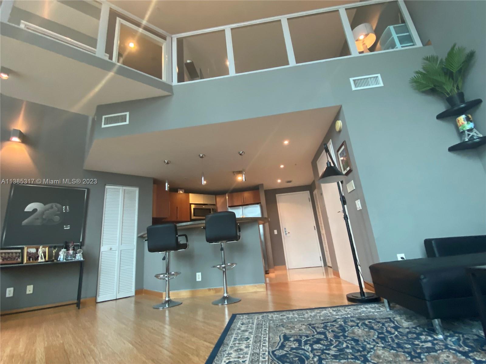 300 S Biscayne Blvd # 620 Unit: L-620