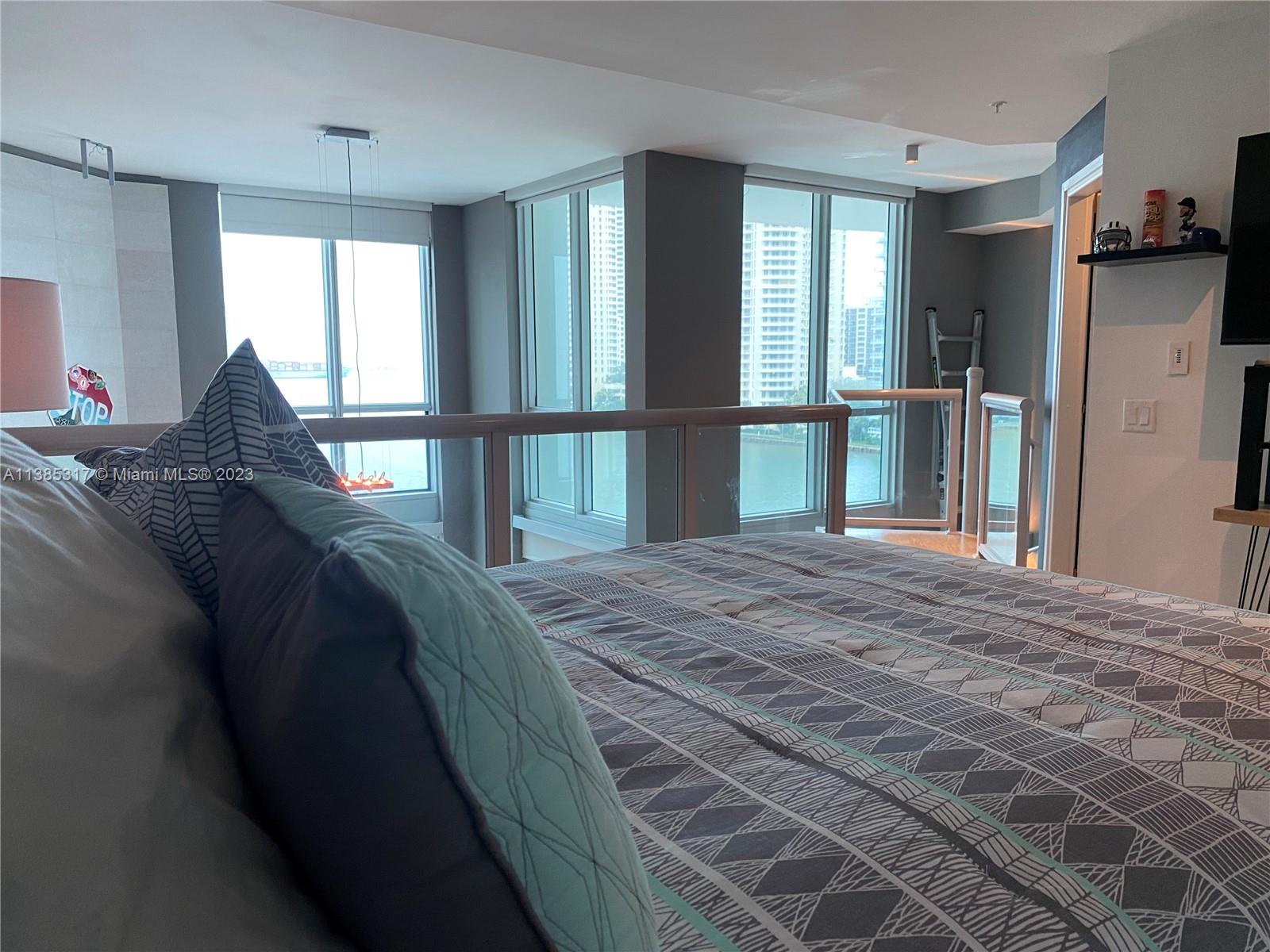 300 S Biscayne Blvd # 620 Unit: L-620