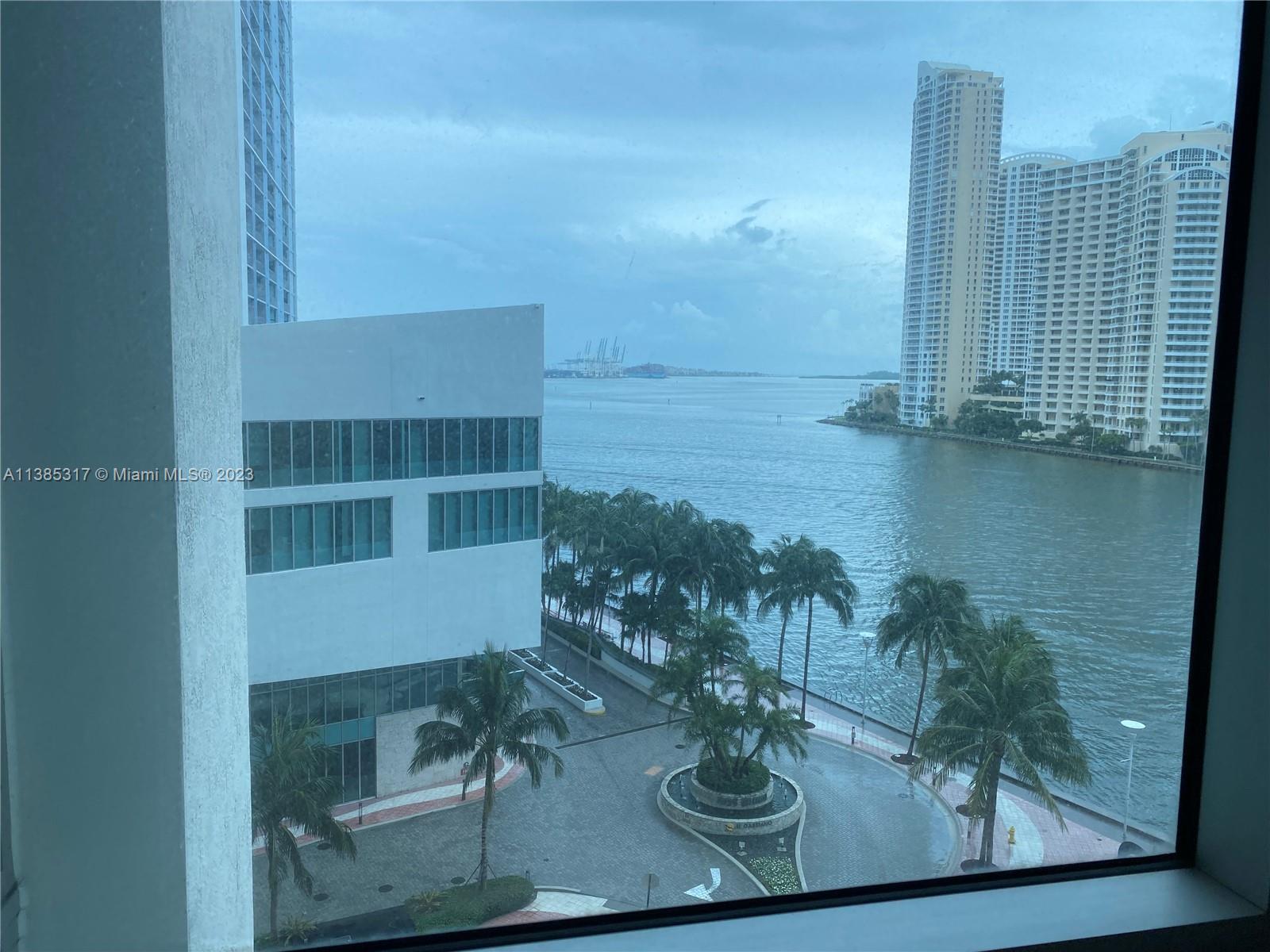300 S Biscayne Blvd # 620 Unit: L-620