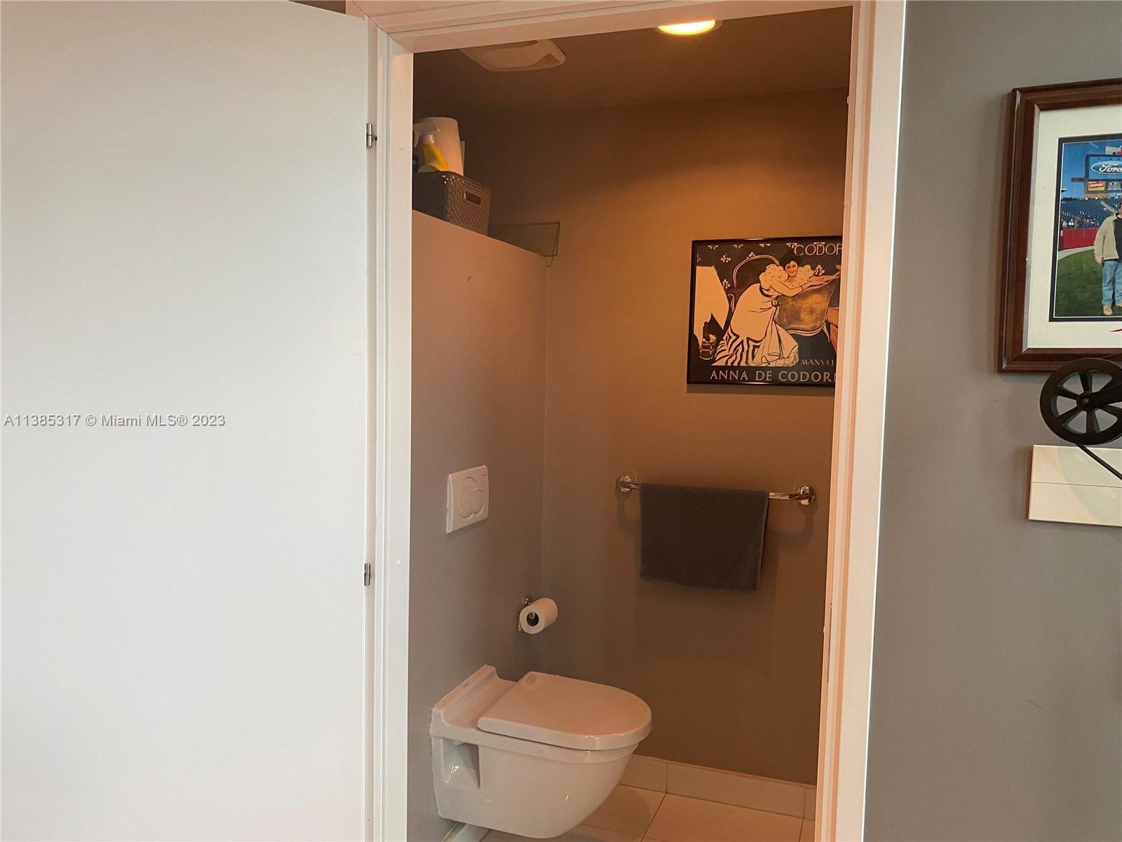 300 S Biscayne Blvd # 620 Unit: L-620