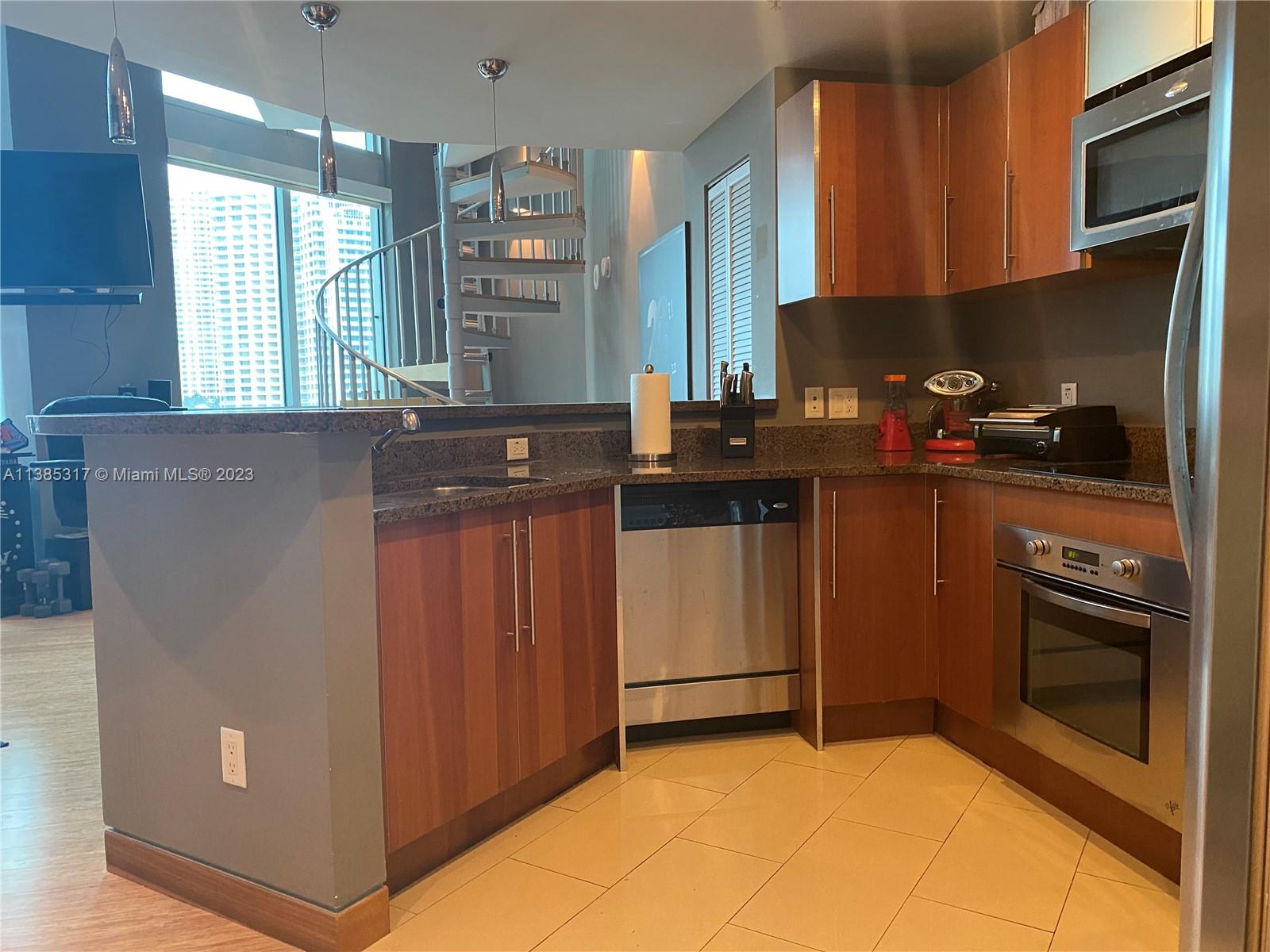 300 S Biscayne Blvd # 620 Unit: L-620