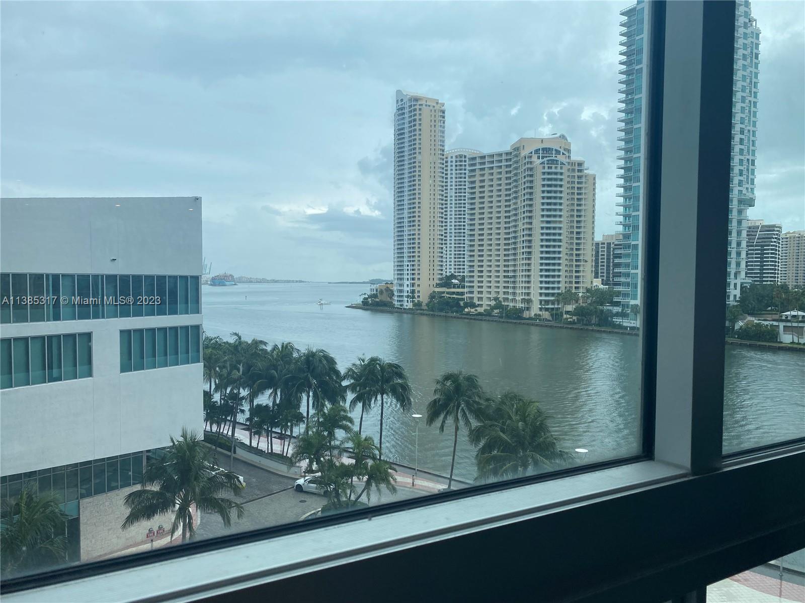 300 S Biscayne Blvd # 620 Unit: L-620
