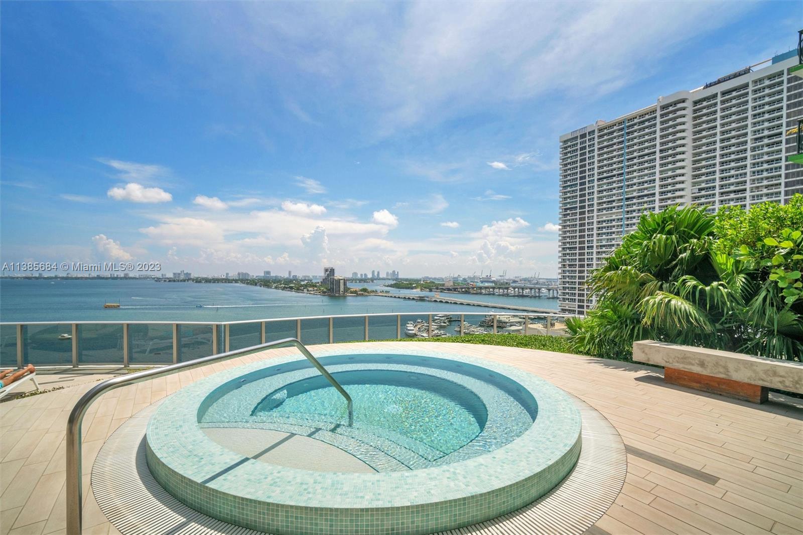 488 NE 18th St Unit: PH02