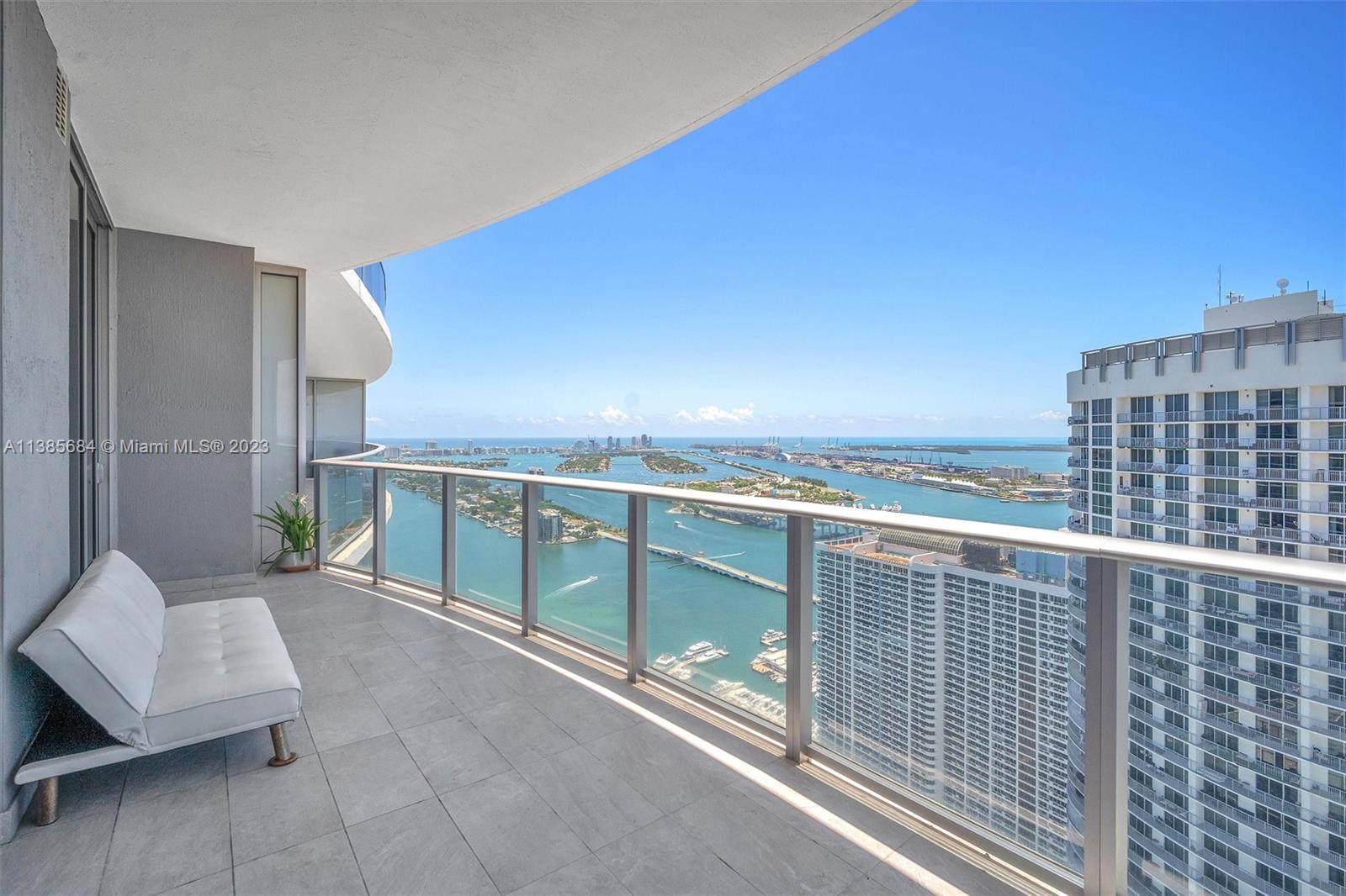 488 NE 18th St Unit: PH02