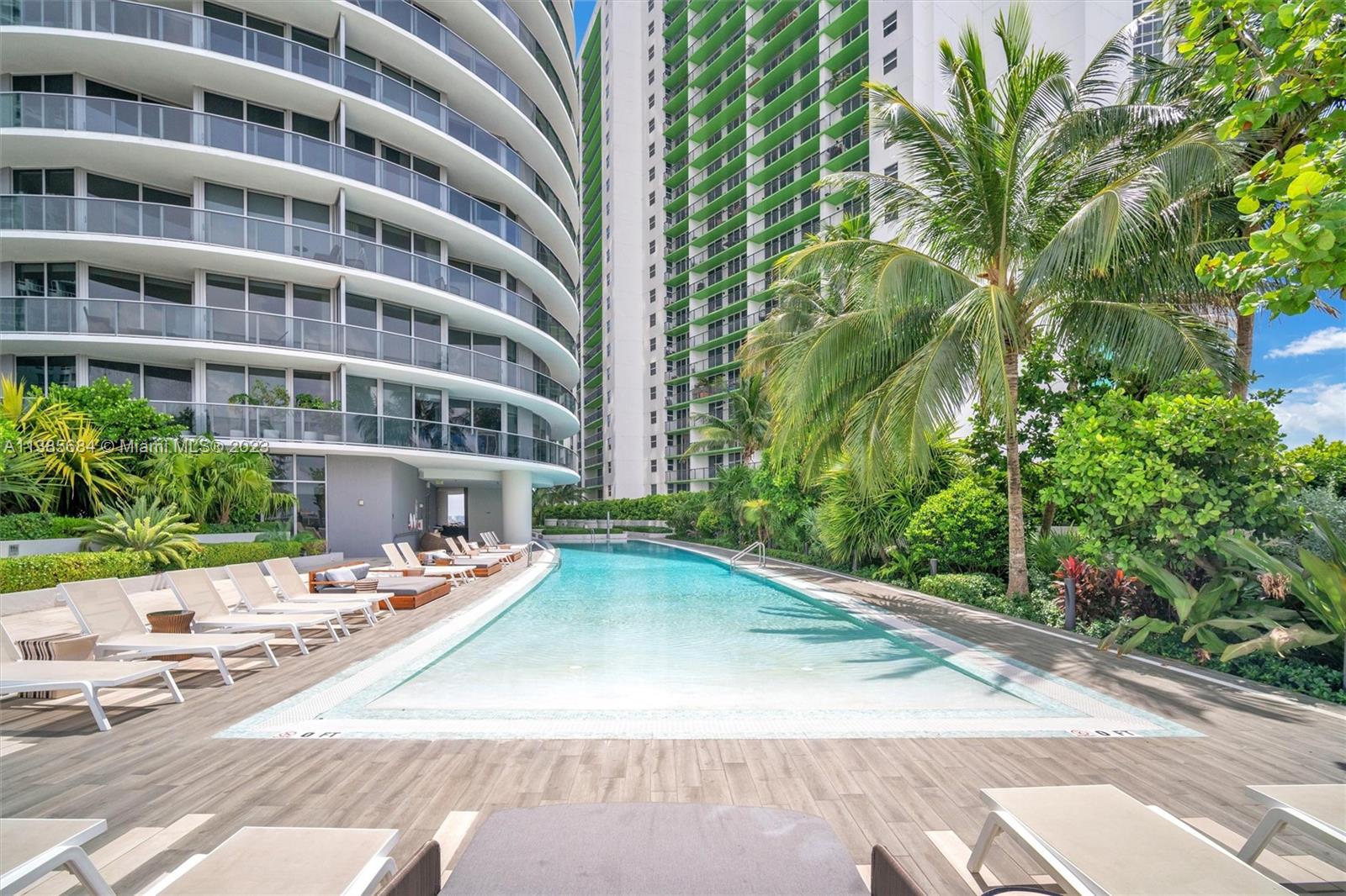 488 NE 18th St Unit: PH02