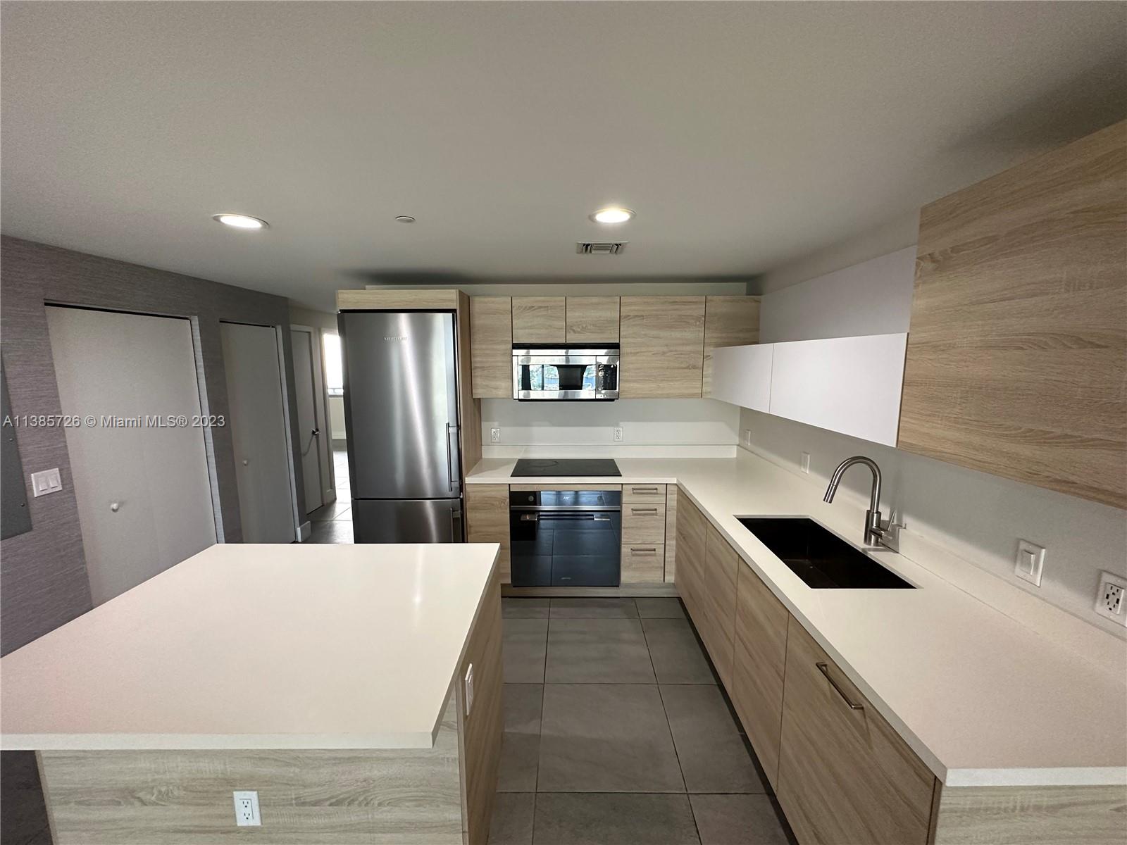 16385 Biscayne Blvd # 2716