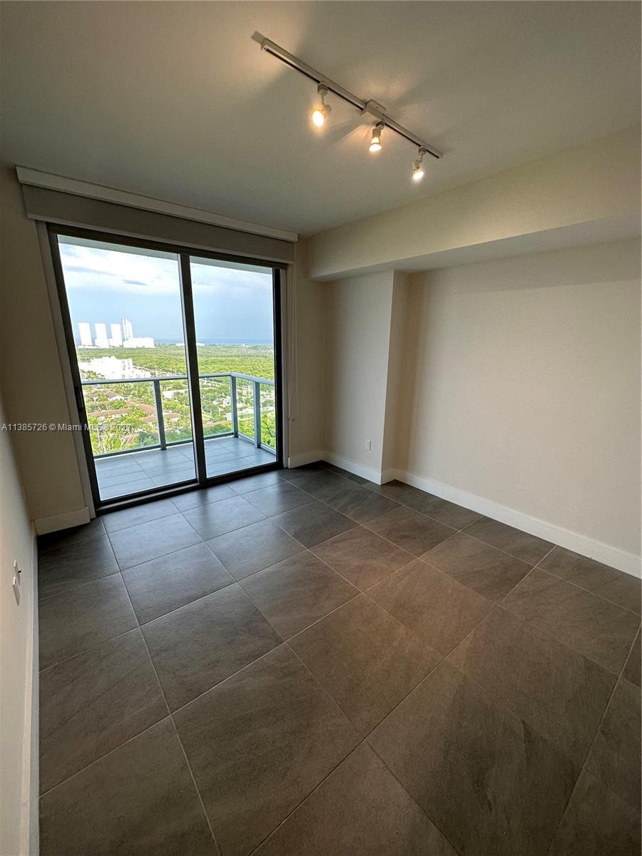 16385 Biscayne Blvd # 2716