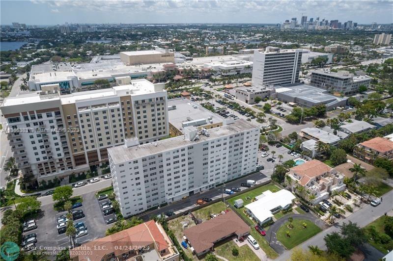 2555 NE 11th St Unit: 901