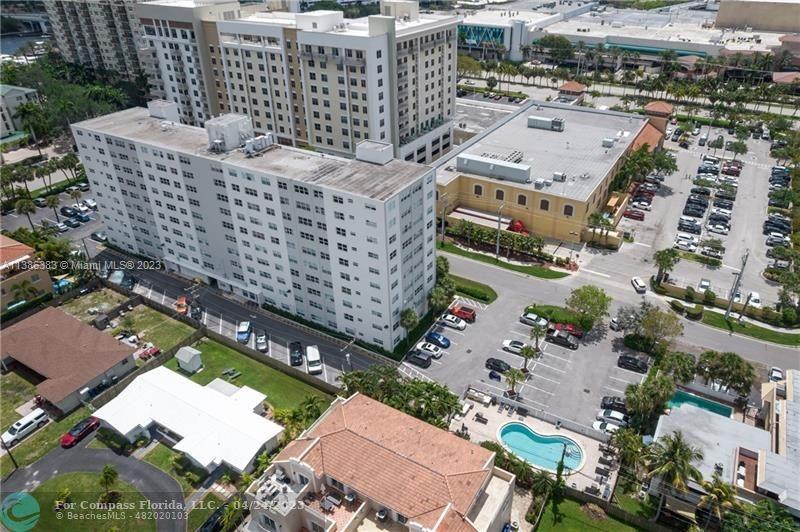 2555 NE 11th St Unit: 901