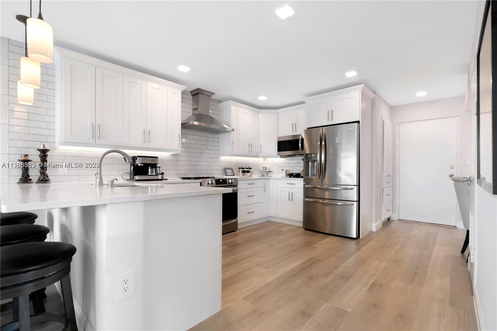 2555 NE 11th St Unit: 901