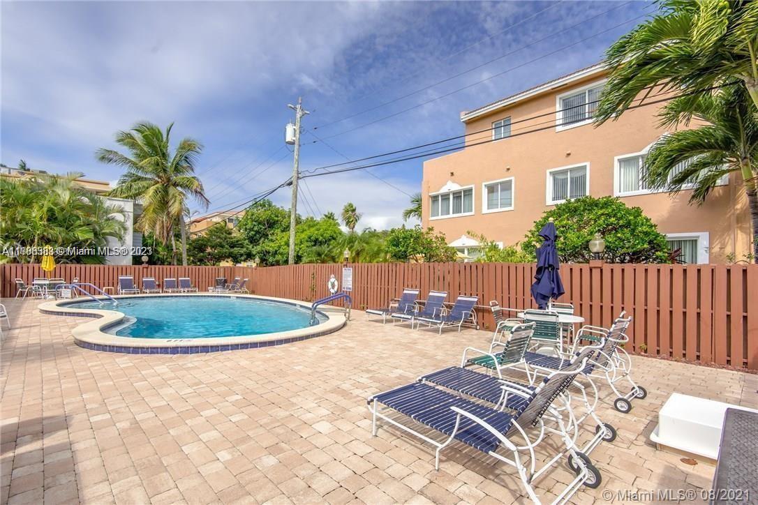 2555 NE 11th St Unit: 901