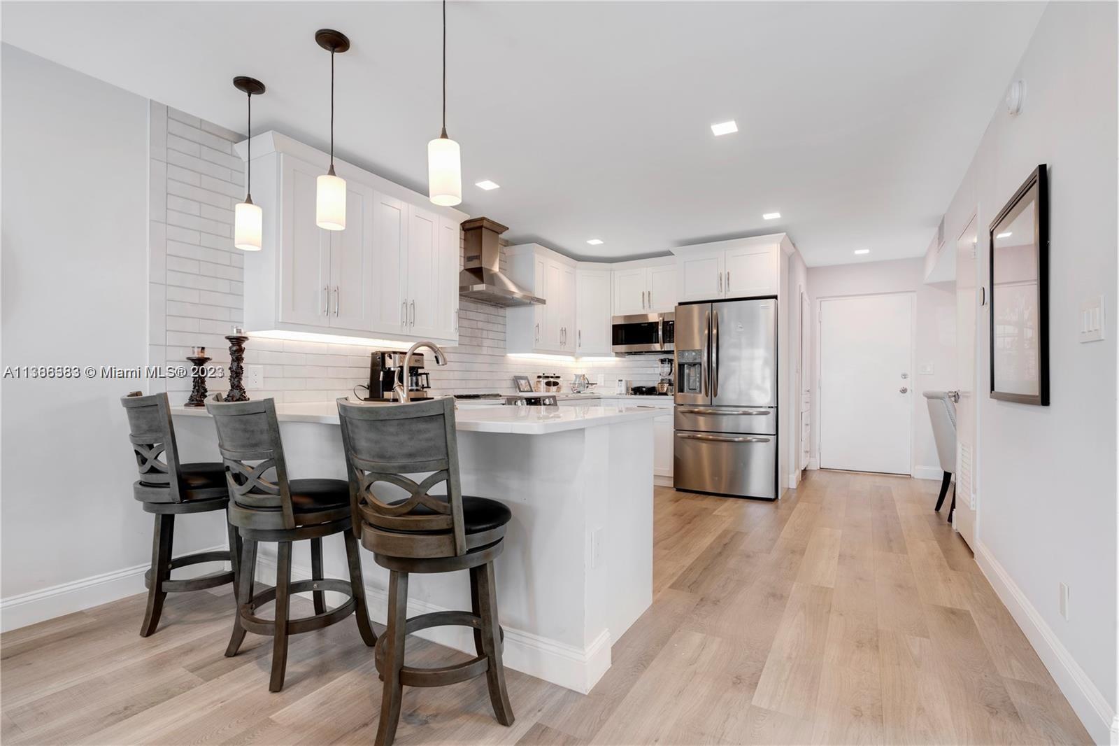 2555 NE 11th St Unit: 901