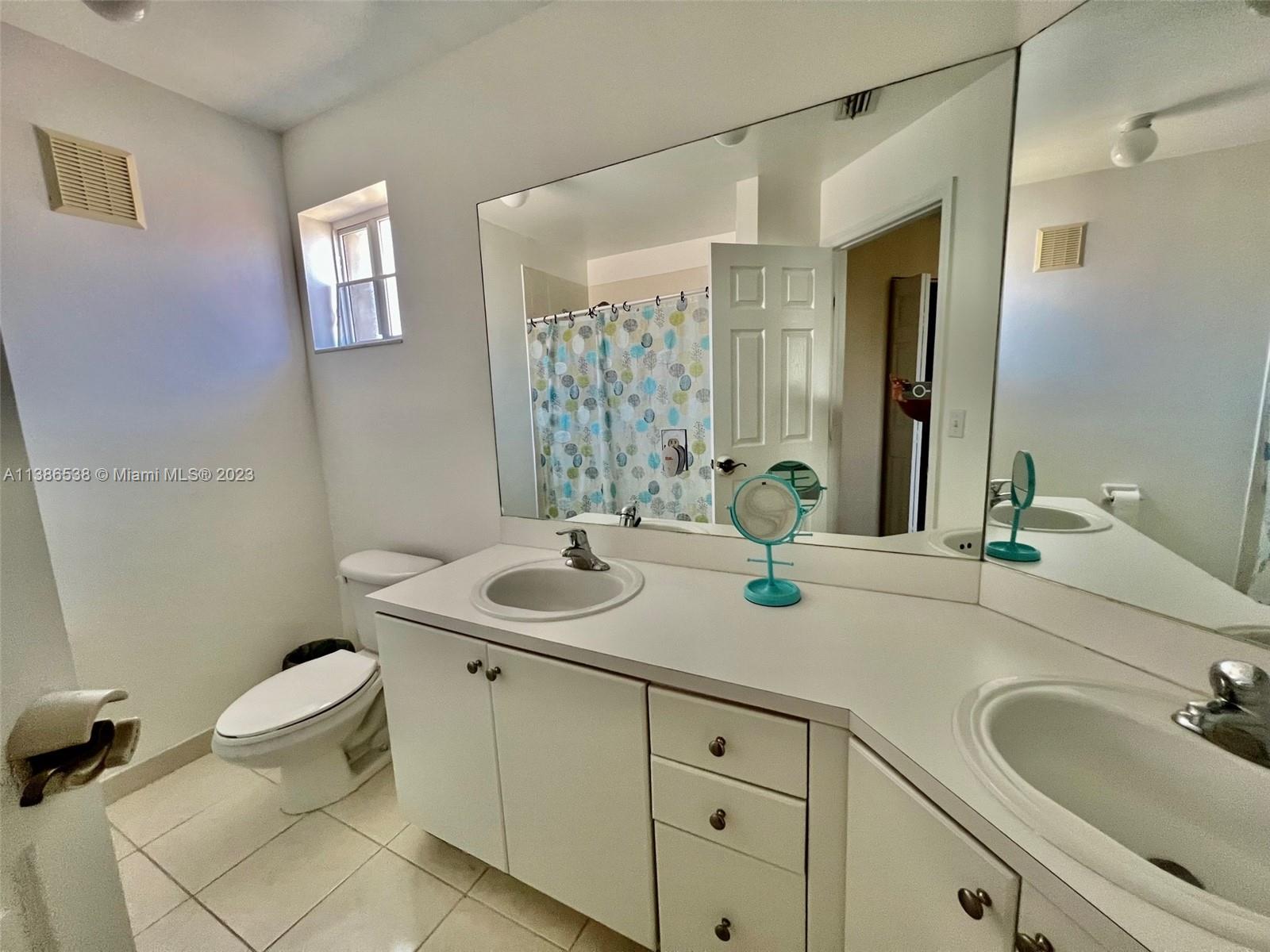 2319 SE 24 AV Unit: 2319